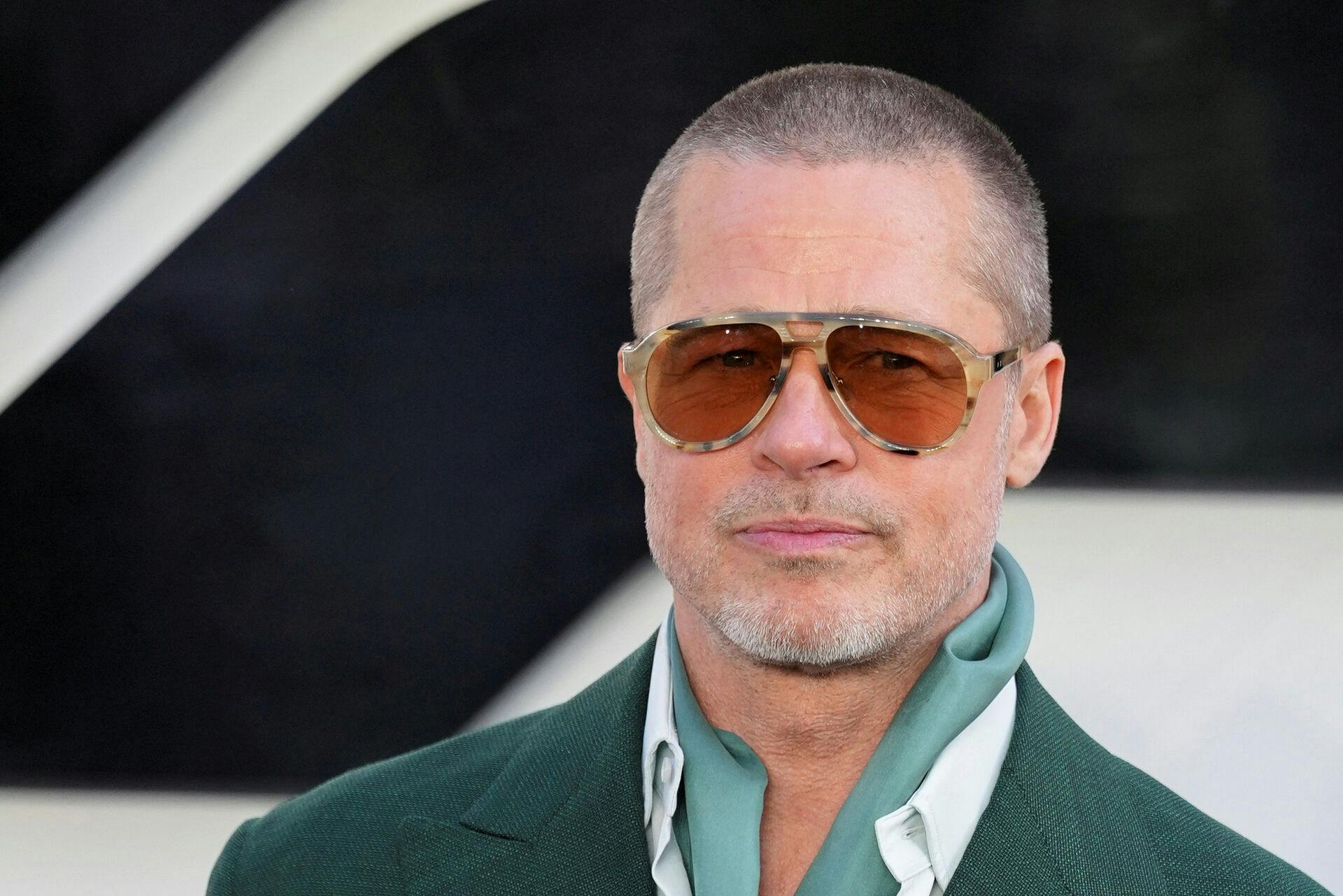 Brad Pitt har mistet sin mor.
