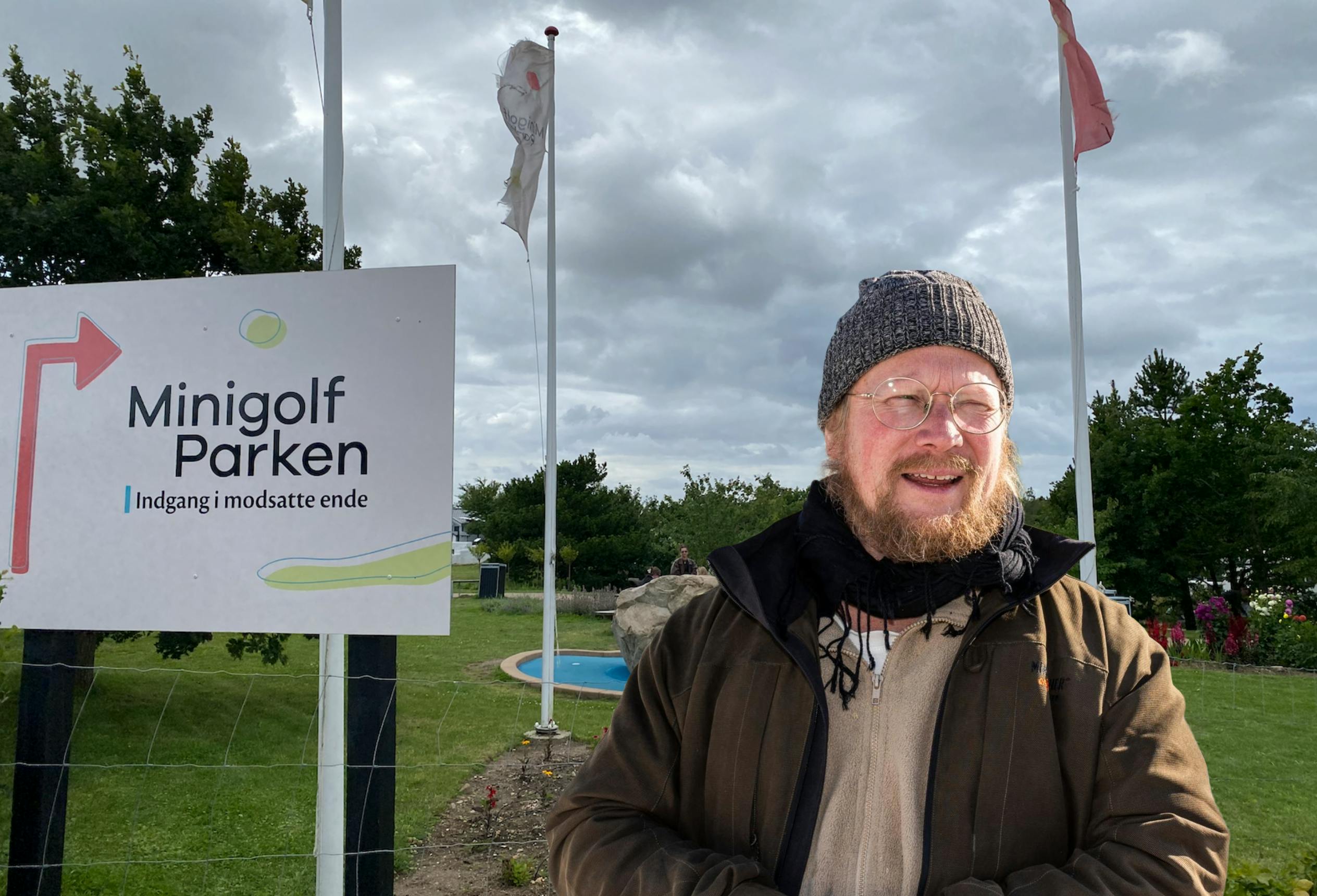 Markus Hvass har ingen planer om at samarbejde med politiet og slet ikke med sin nabo Simon Larsen, der driver den meget omstridte minigolfpark.