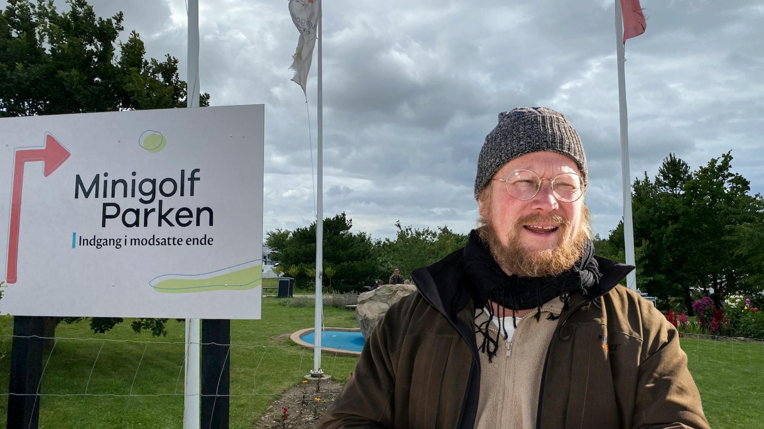 Markus Hvass har ingen planer om at samarbejde med politiet og slet ikke med sin nabo Simon Larsen, der driver den meget omstridte minigolfpark.