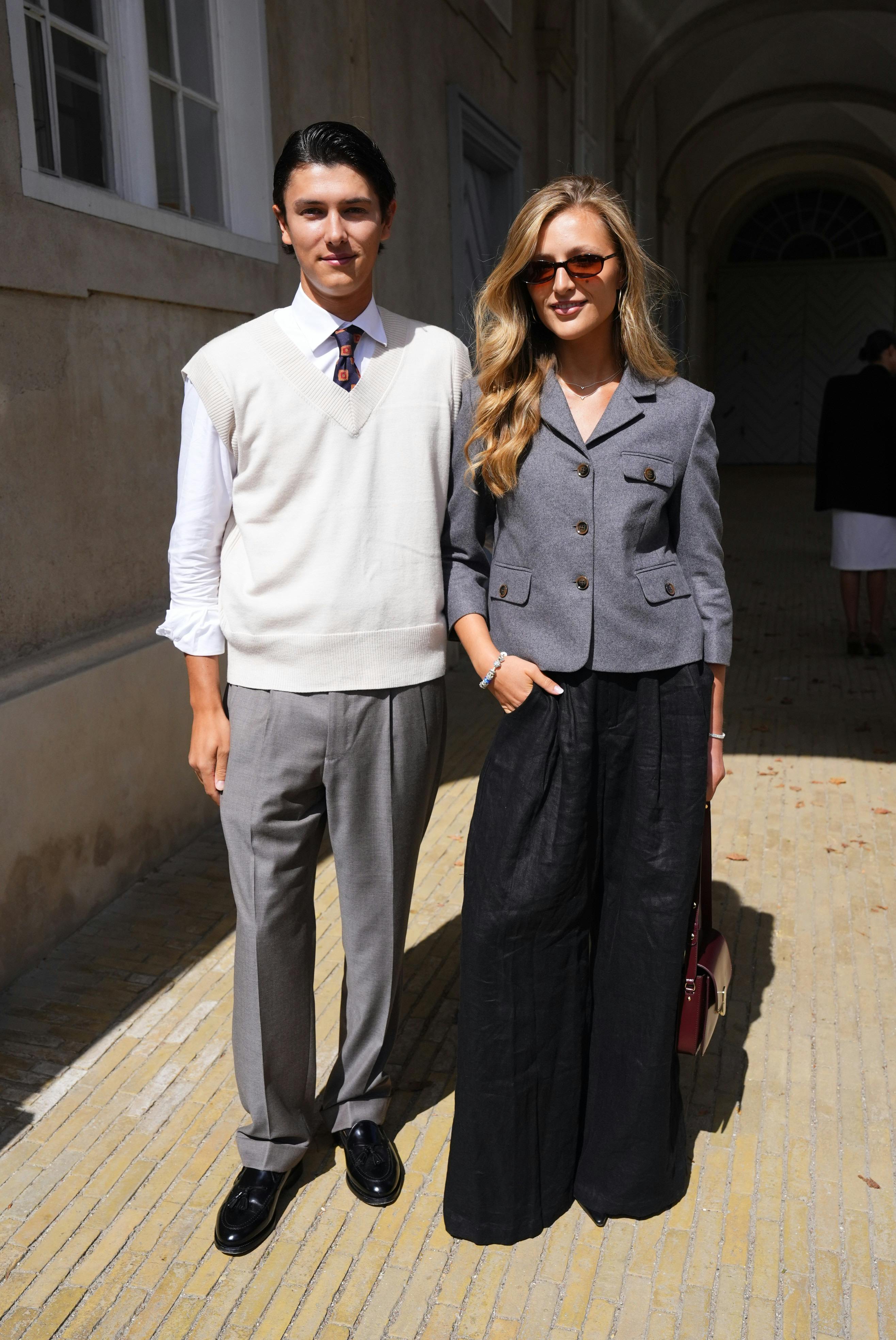 Onsdag eftermiddag ankom fashionable Benedikte Thoustrup og grev Nikolai til The Garment-showet, der blev afholdt på Christiansborg Ridebane i hjertet af hovedstaden.