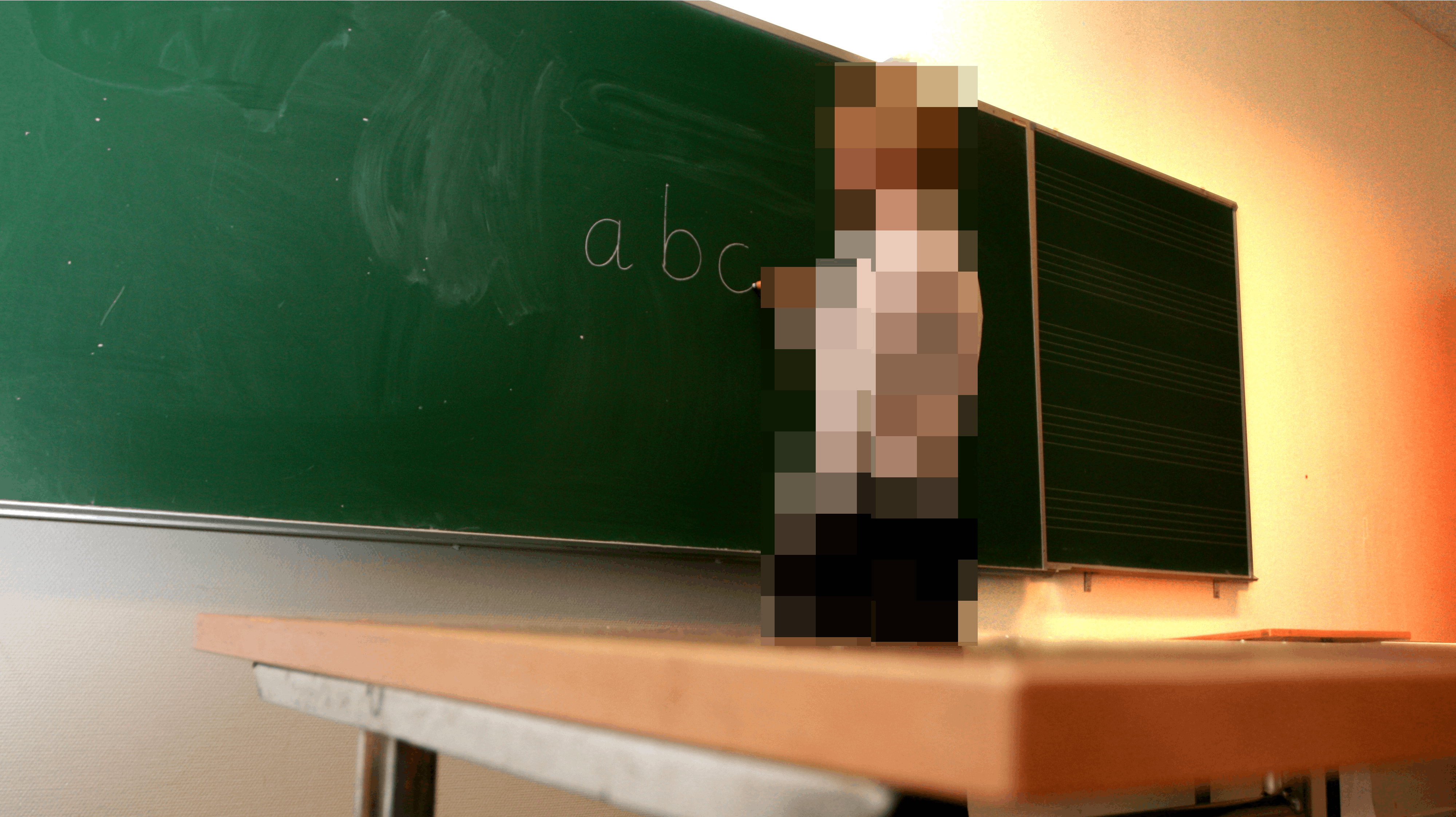 OBS: Illustrationsfoto: En skolelærer er tiltalt for at have haft samleje med en blot 15-årig pige gentagne gange. Nu skal sagen snart for retten.