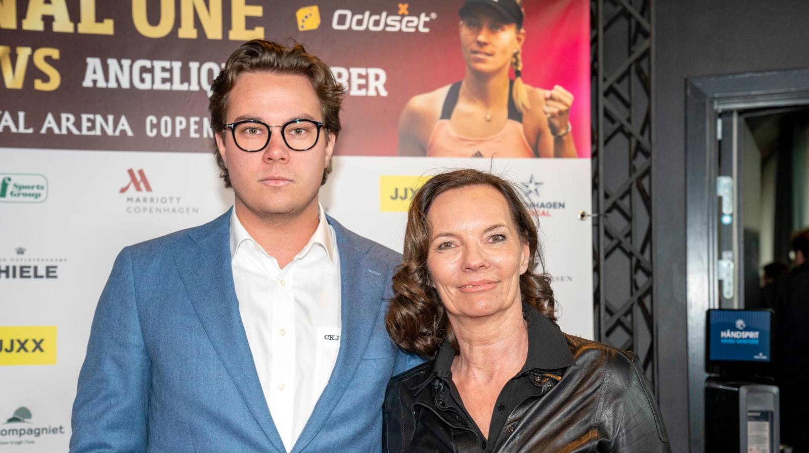 Christopher Kjær og mor Janni Spies købte sig begge ind i GameBoks, der aldrig nåede at levere overskud og siden gik konkurs med et brag.