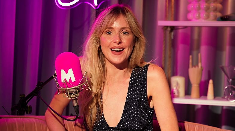 Diana Vickers, podcastvært, og sangerinde, vågner ofte midt i en orgasme.