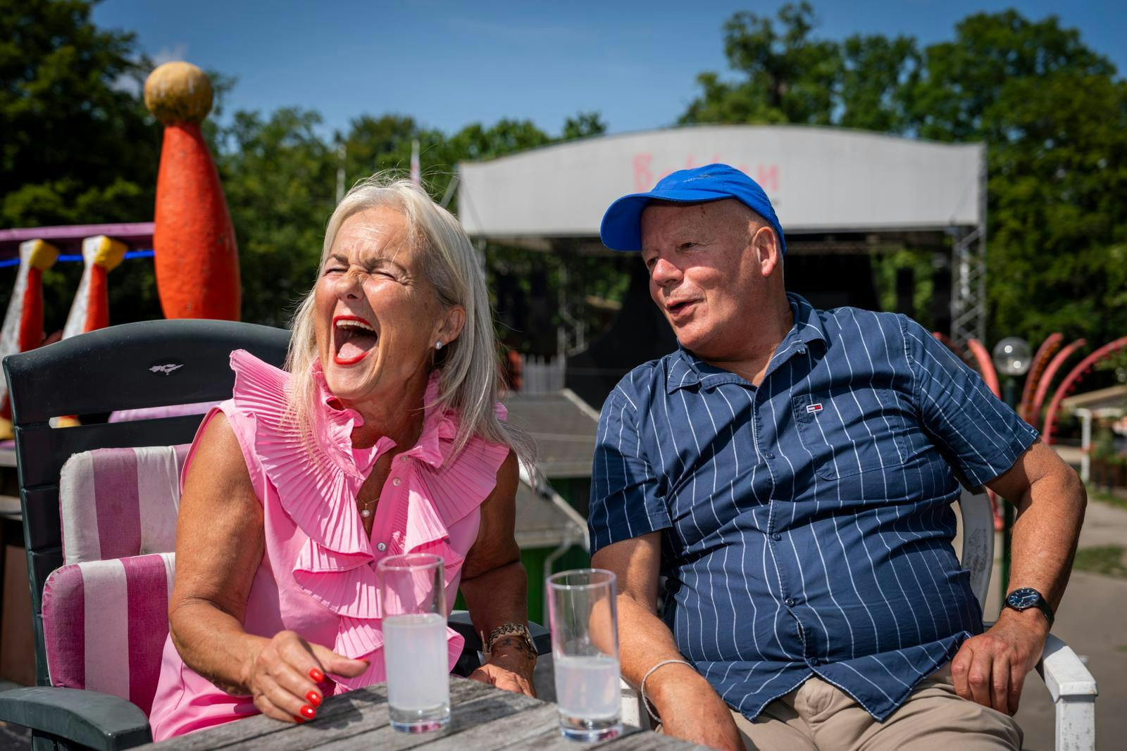 https://imgix.seoghoer.dk/2025-08-08/20250728-Lise-Lotte-og-Frank-efter-Hotel-Romantik-08_2SL4333.jpg