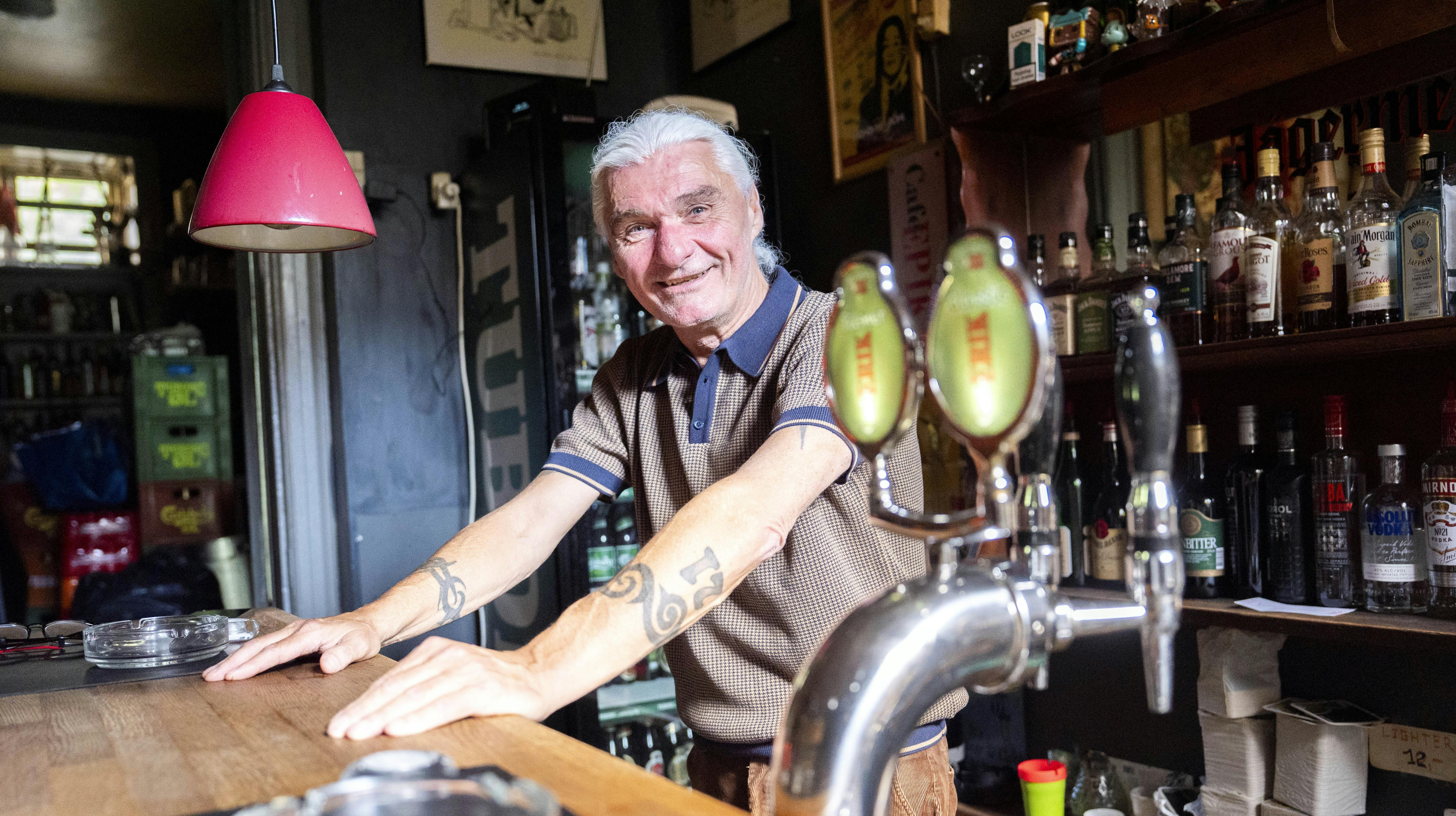 Jesper ”JR” Rosengren, 62, arbejder deltid på familiens værthus, Café Erik, på Vesterbro.