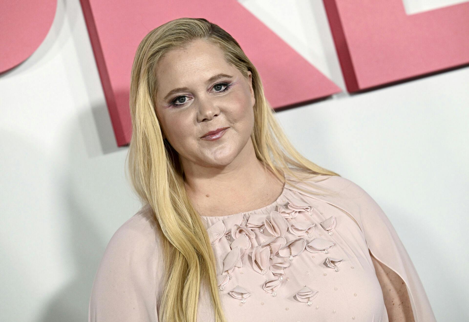 Amy Schumer er nødt til at bruge rollator for tiden.