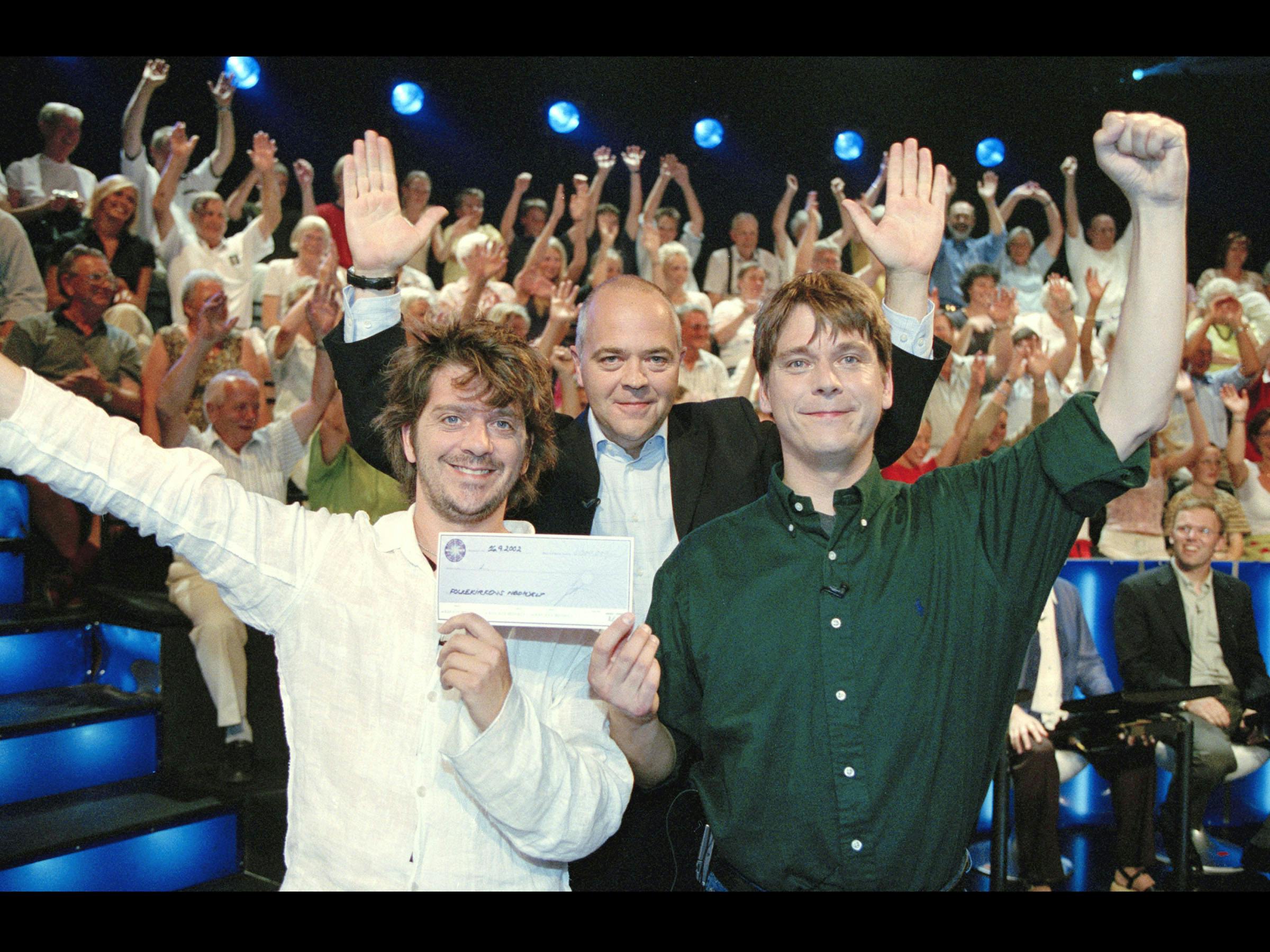 Hvem vil være millionærTV 2 quizMadsenFoto: THOMAS PETRI/TV 2 *** Local Caption *** Anders Lund Madsen og bror Peter Lund Madsen i Hvem vil være Millionær