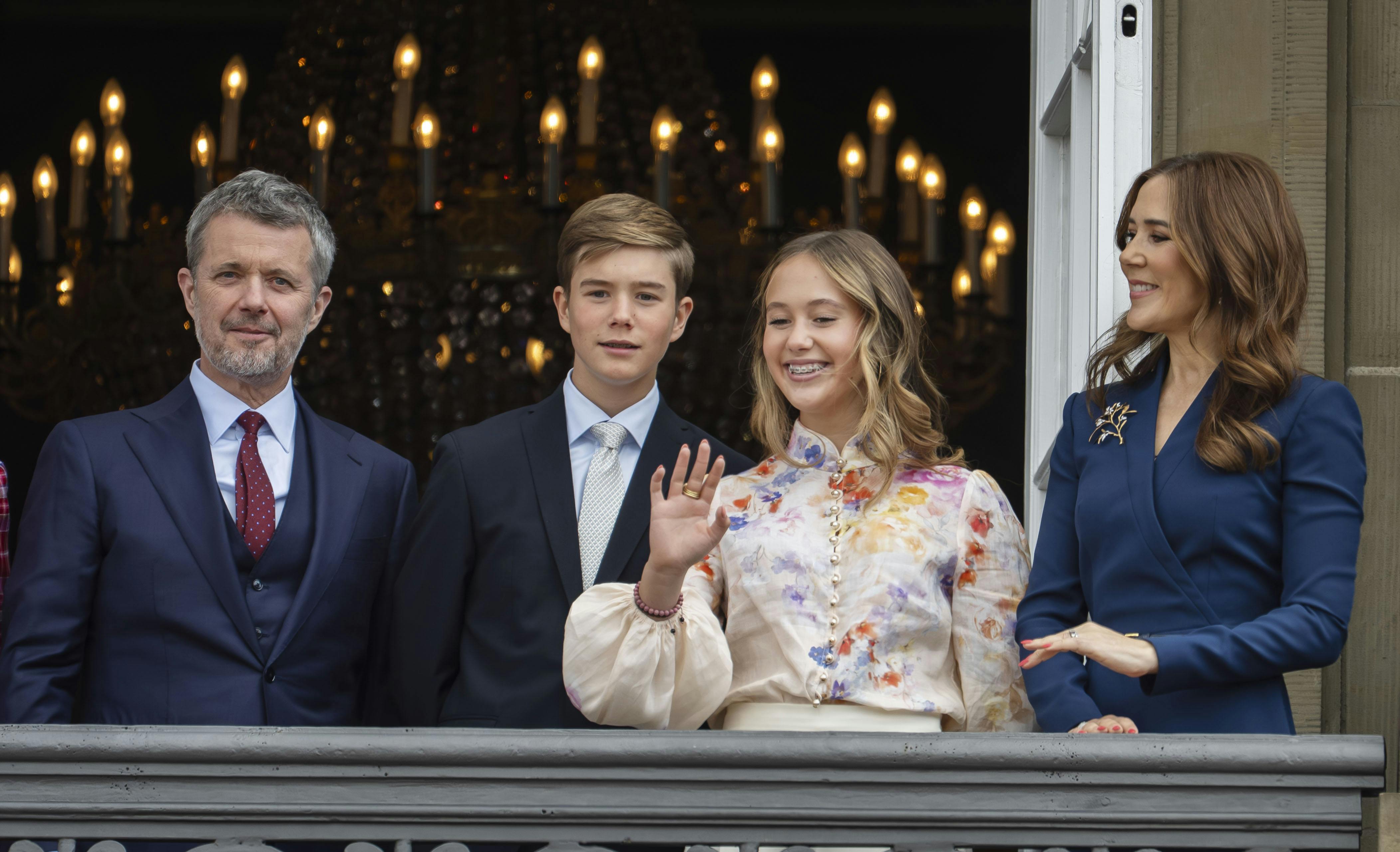 Det bliver hårdt for Vincent at undvære Josephine, mens hun er på efterskole. Sådan siger kongehusekspert Lars Hovbakke Sørensen.