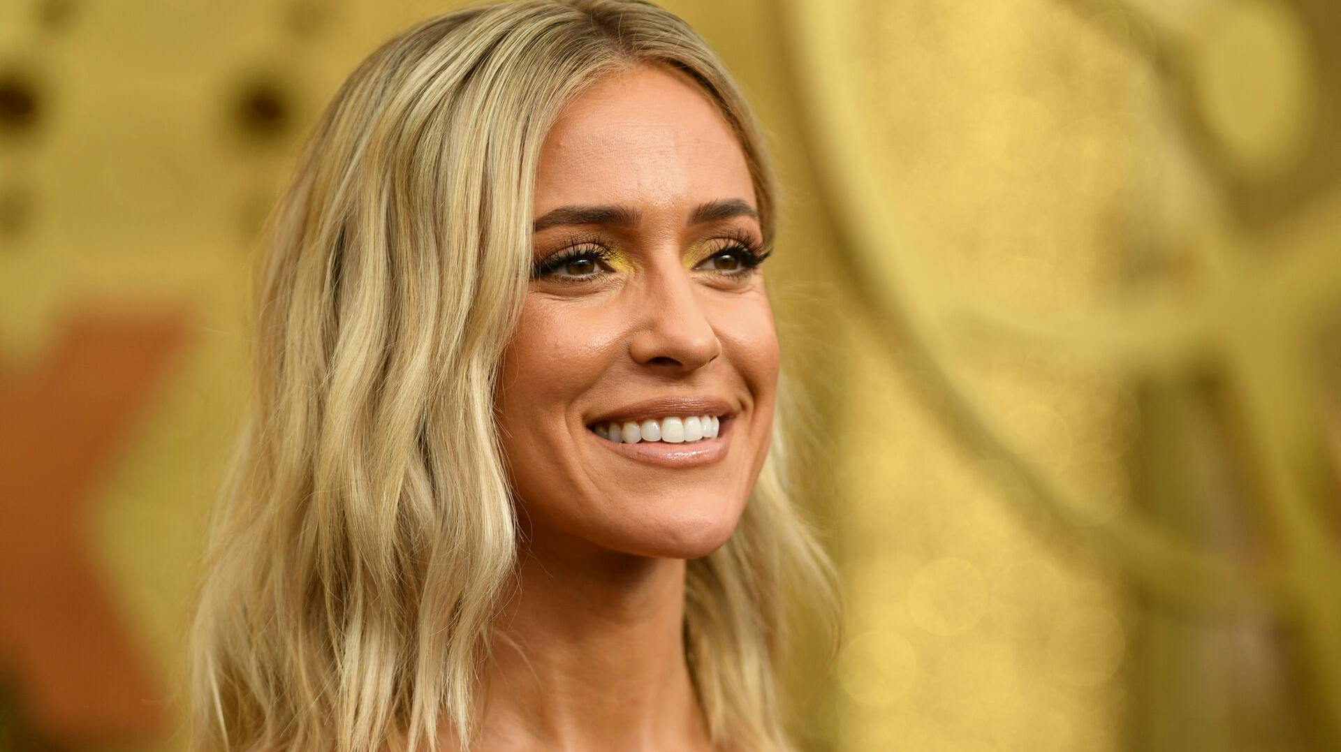 Kristin Cavallari er tilsyneladende fortsat meget glad for sine nye fordele.