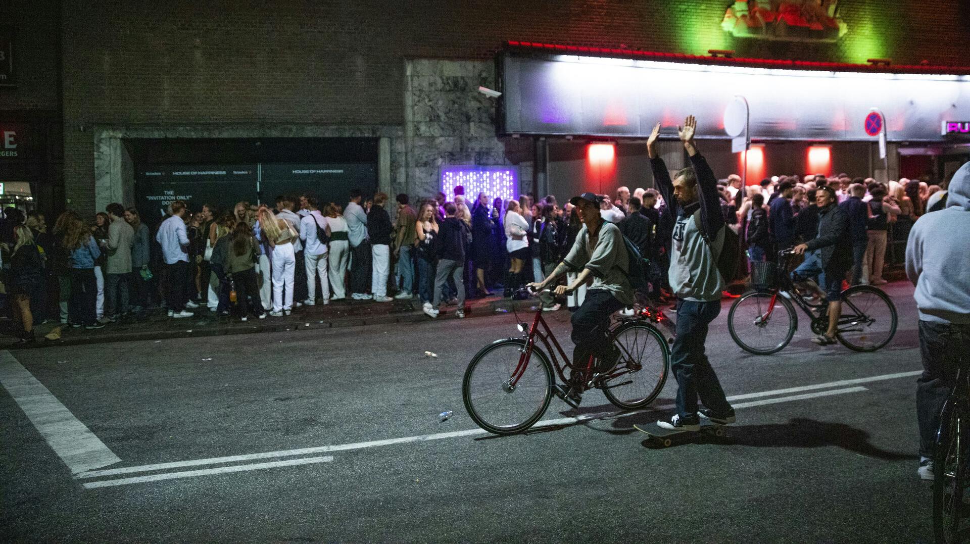Det voldsomme overfald fandt sted få meter fra Diskoteket Rumors i København. Nu skal sagen for retten.