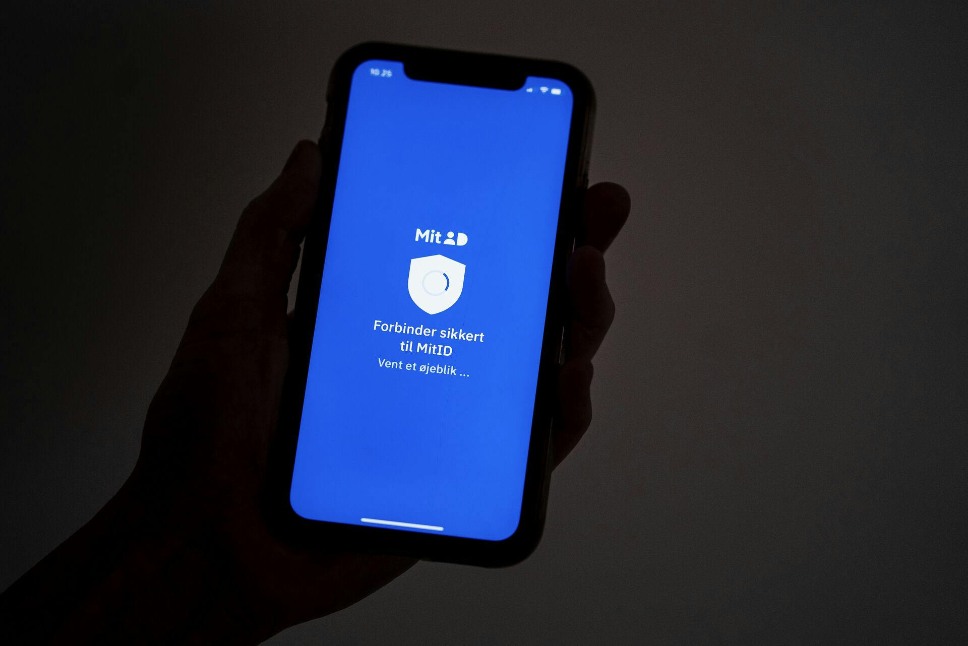 Hvis du har en telefon af ældre udgave, kan det være slut med at bruge MitID fra i dag.