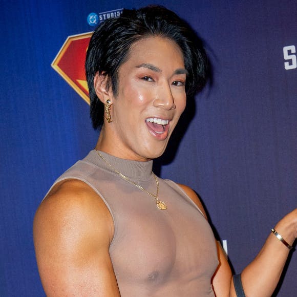 Sy Lee vil ikke være ved sin alder, men nu er den altså kommet frem.