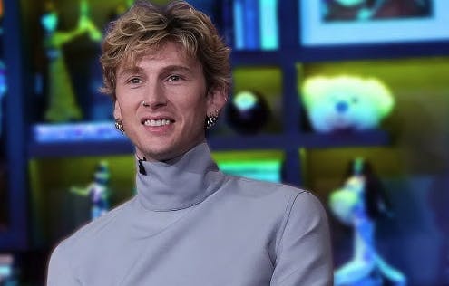 Machine Gun Kelly i "Watch What Happens Live". 