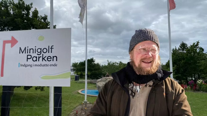 Stridighederne mellem Markus Hvass og naboen har man kunnet følge i TV 2-dokumentaren "Naboen fra helvede".