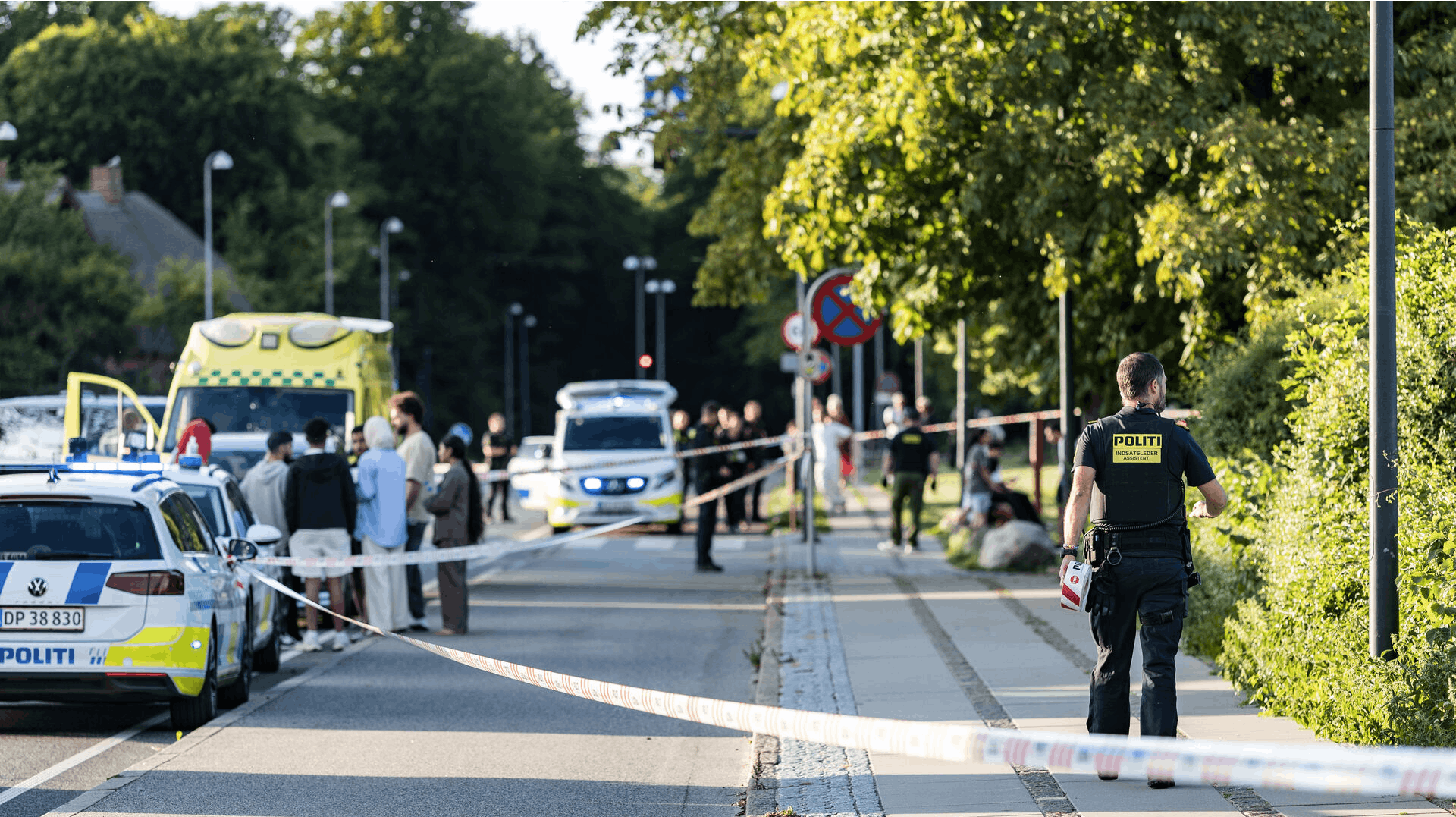 En 31-årig mand er fængslet frem til 12. september. Han er sigtet for at stikke en 15-årig dreng i benet.