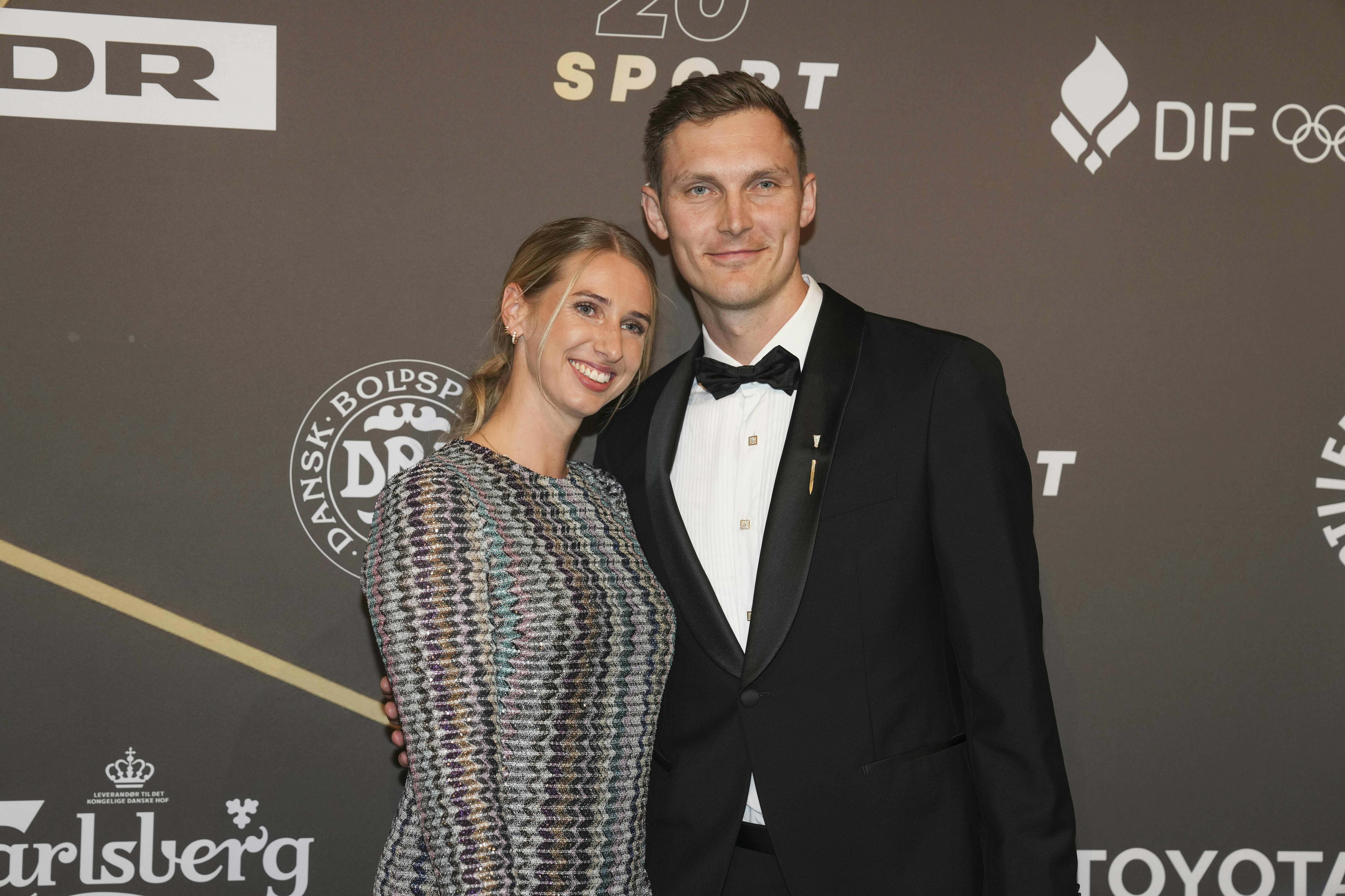 Viktor Axelsen skal skilles.