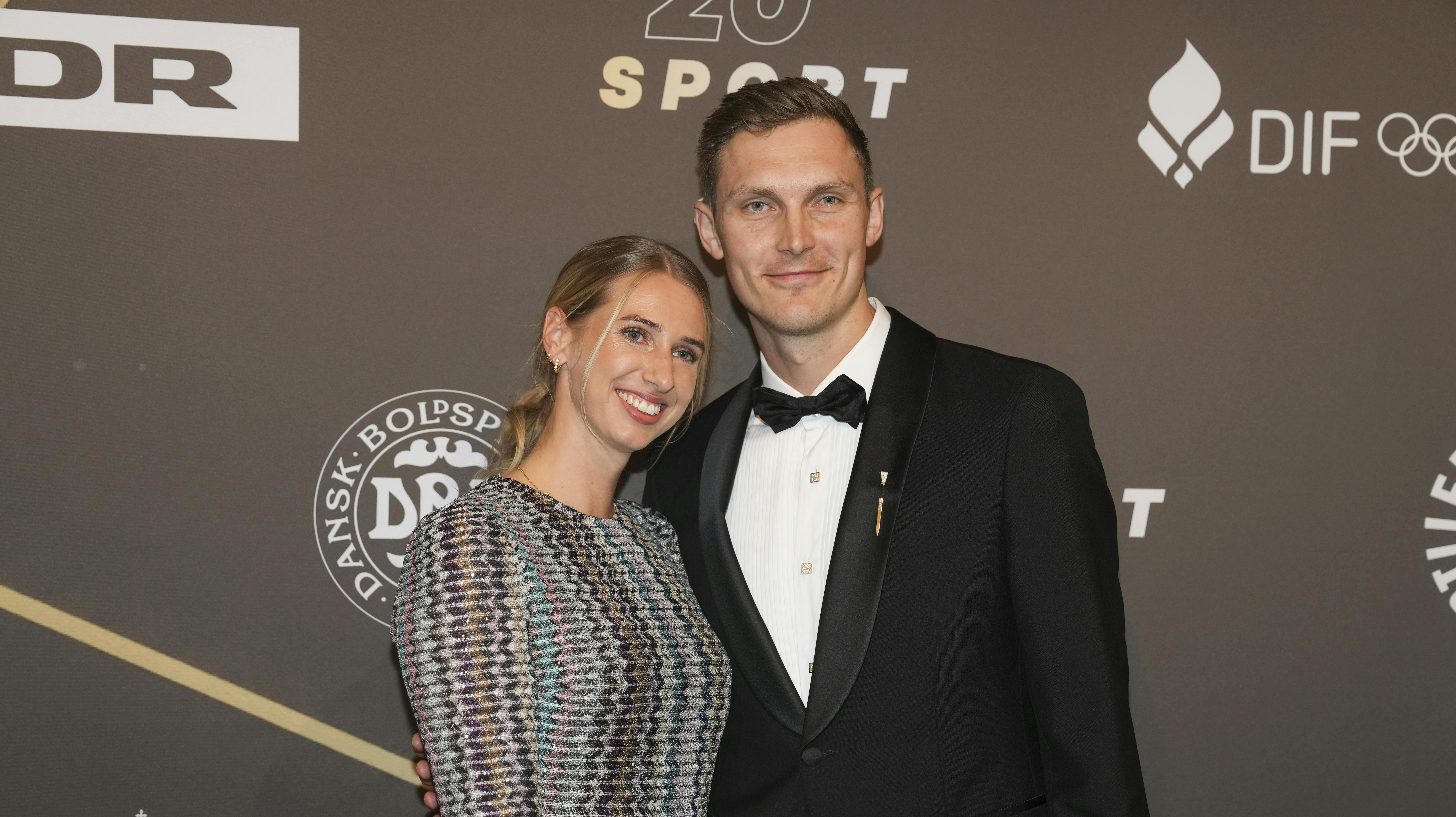 Viktor Axelsen skal skilles.