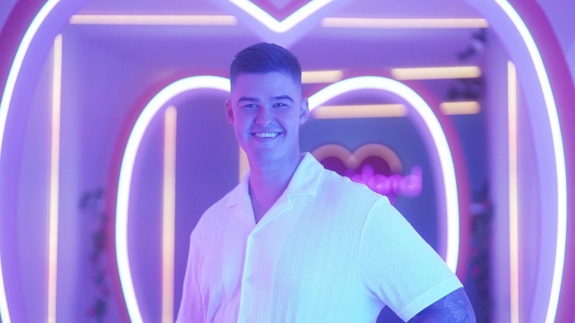 William er ikke bleg for at sige sin mening, og det deler vandene i "Love Island".