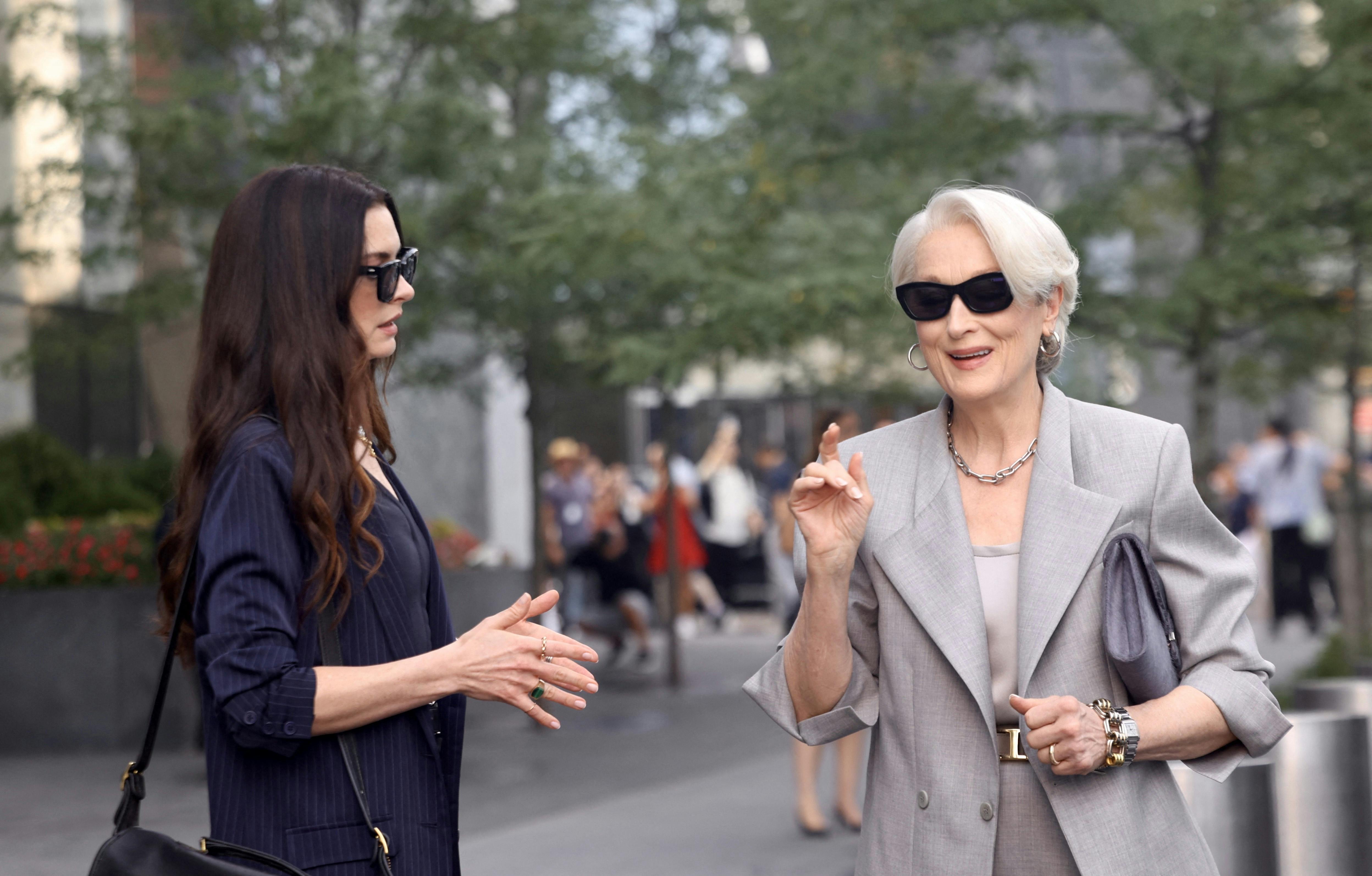 Anne Hathaway og Meryl Streep på optagelser til "The Devil Wears Prada 2" i New York City.