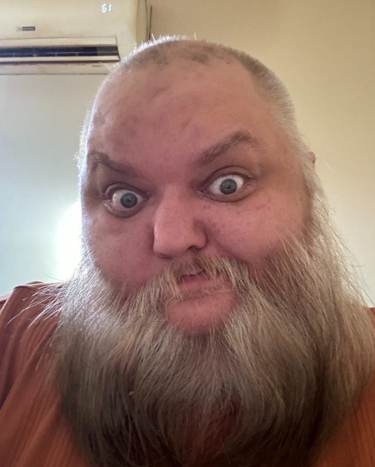 John Crawley, der er kendt som Kingbeardx, er død i en alder af kun 47 år.