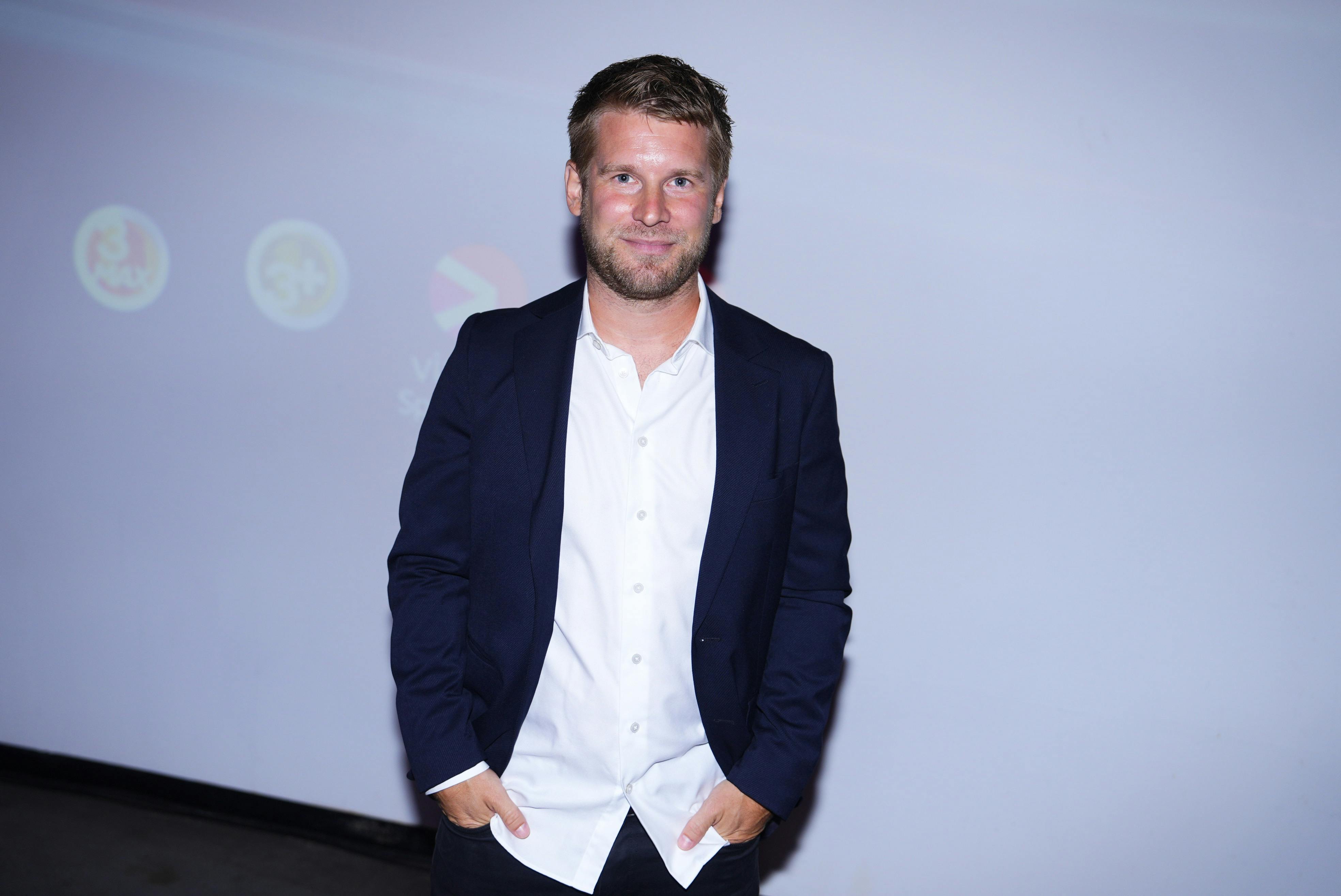 Mads Laudrup fortæller om livet som far, og hvordan man får det til at hænge sammen med en hverdag med skiftende arbejdstider.