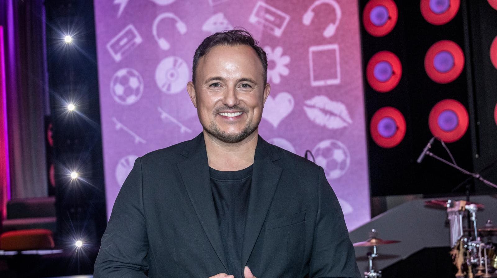 Thomas Evers Poulsen er ovenud lykkelig for sin nye dansepartner.