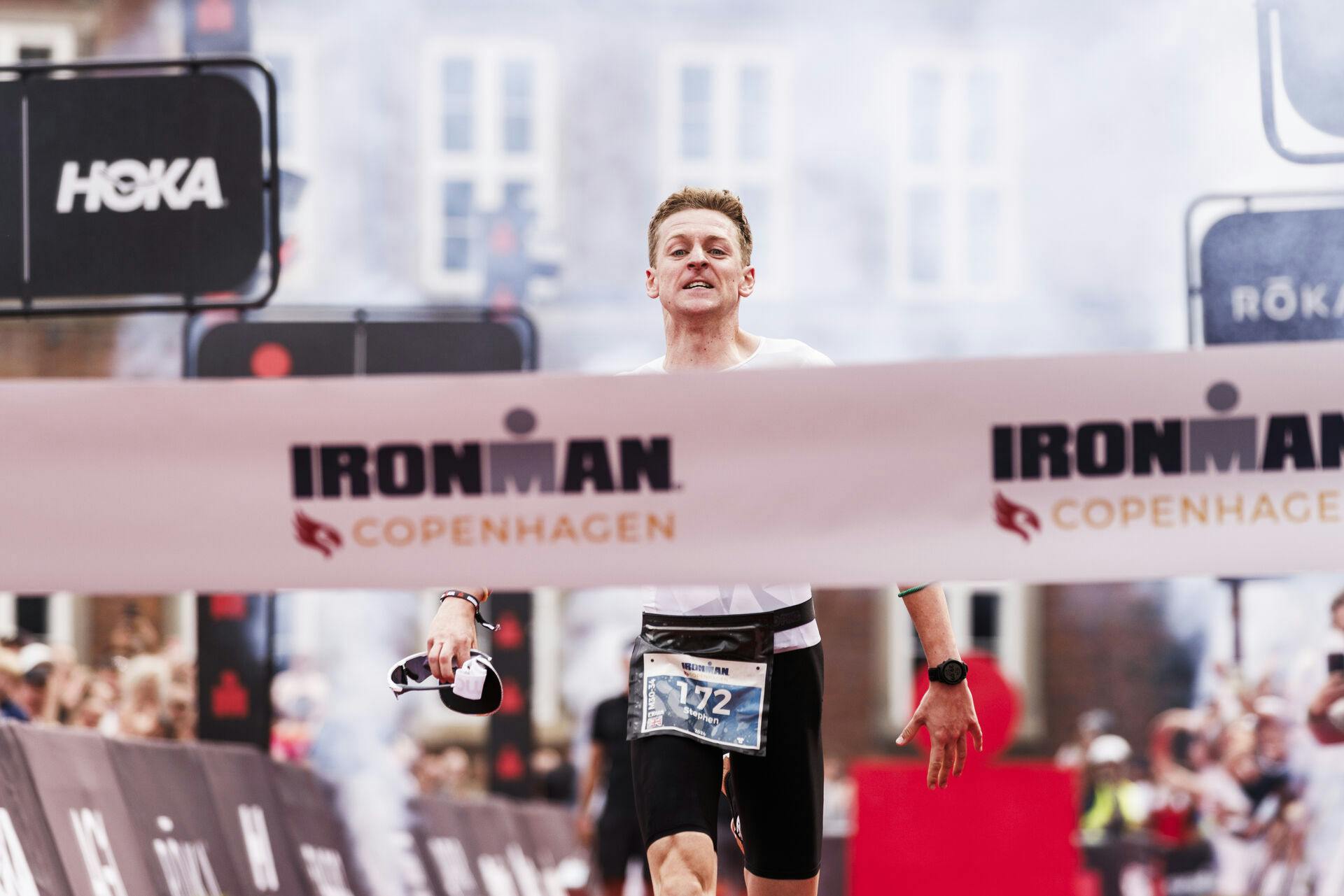 Stephen Derrett fra Storbritannien kommer over målstregen som herrernes nummer 1 under Ironman Copenhagen i København søndag den 18. august 2024.