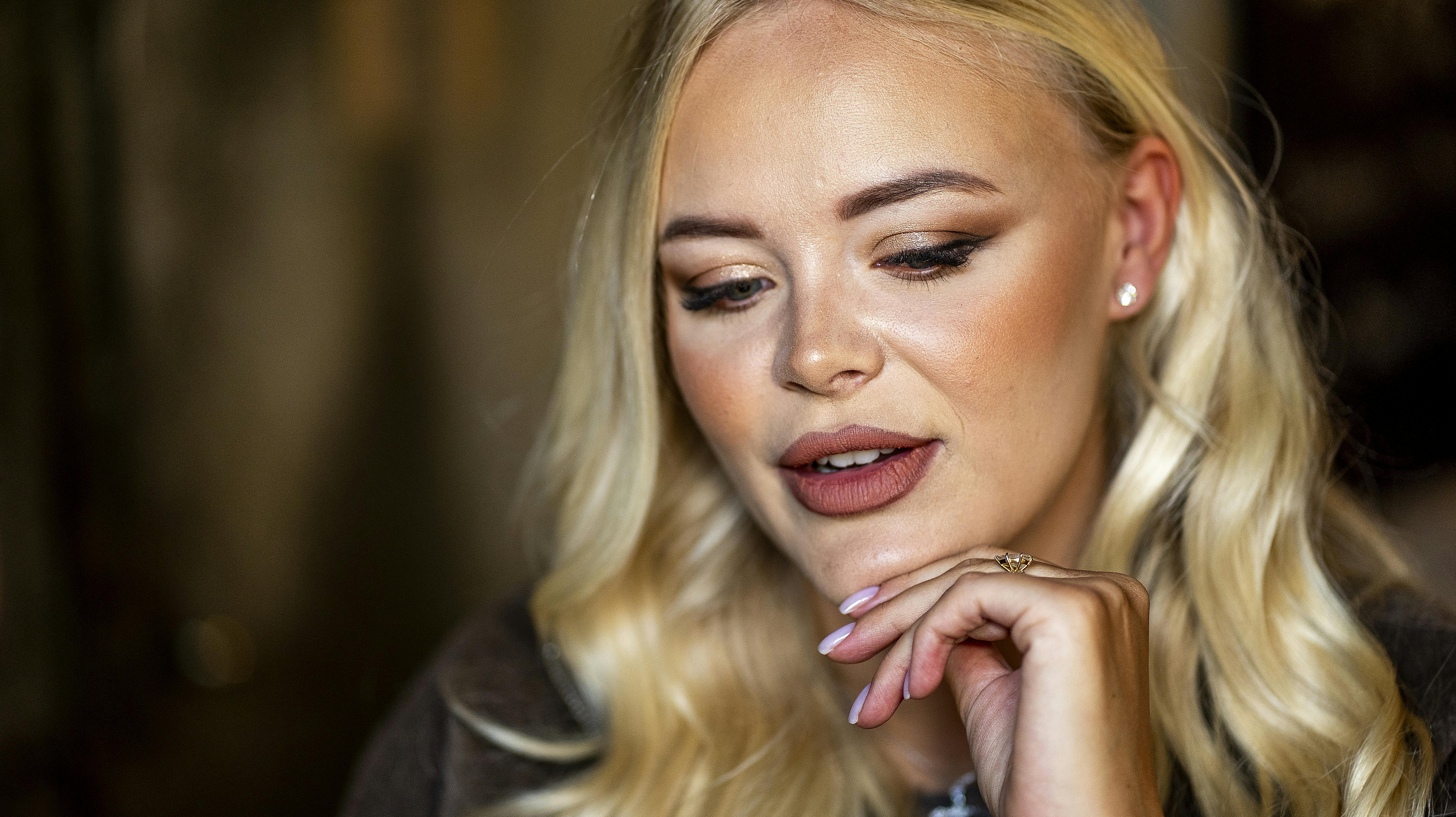 Politiet i Dubai fortalte ikke Elvira Pitzners familie, at hun var blevet anholdt i ørkenstaten. Det var i stedet via en telefonsporing, at familien opdagede, at noget var helt galt