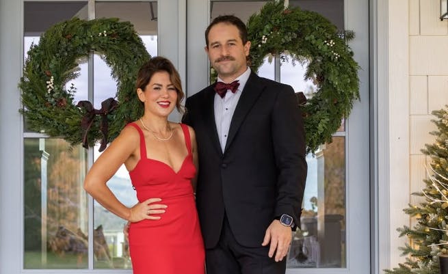 Den tidligere amerikanske "Bachelor" og "Bachelorette"-deltager Jillian Harris er blevet gift med Justin Pasutto. Parret har dannet par siden 2012 og blev forlovet i 2016.
