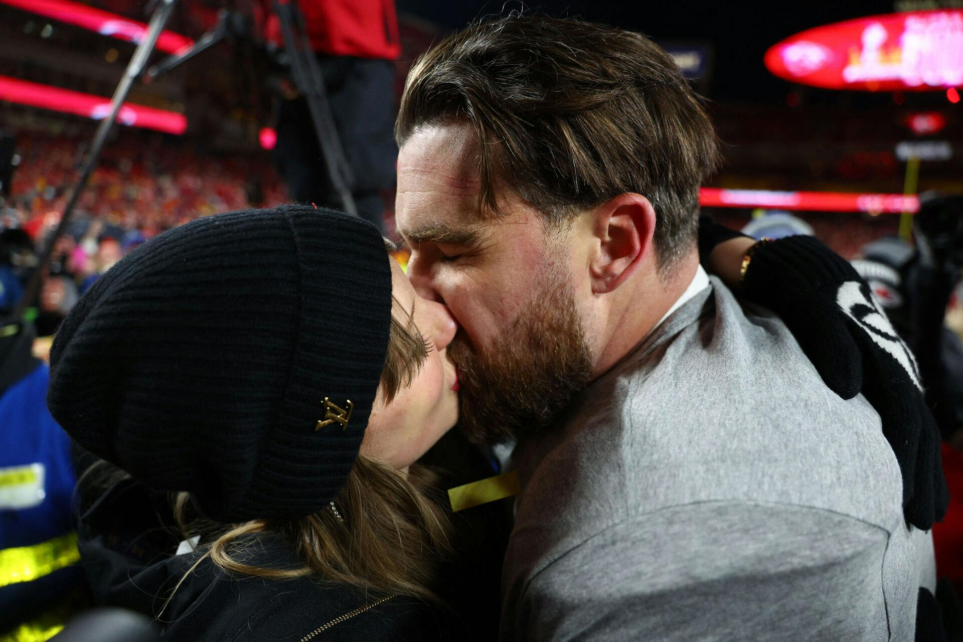 Taylor Swift og Travis Kelce skal giftes.