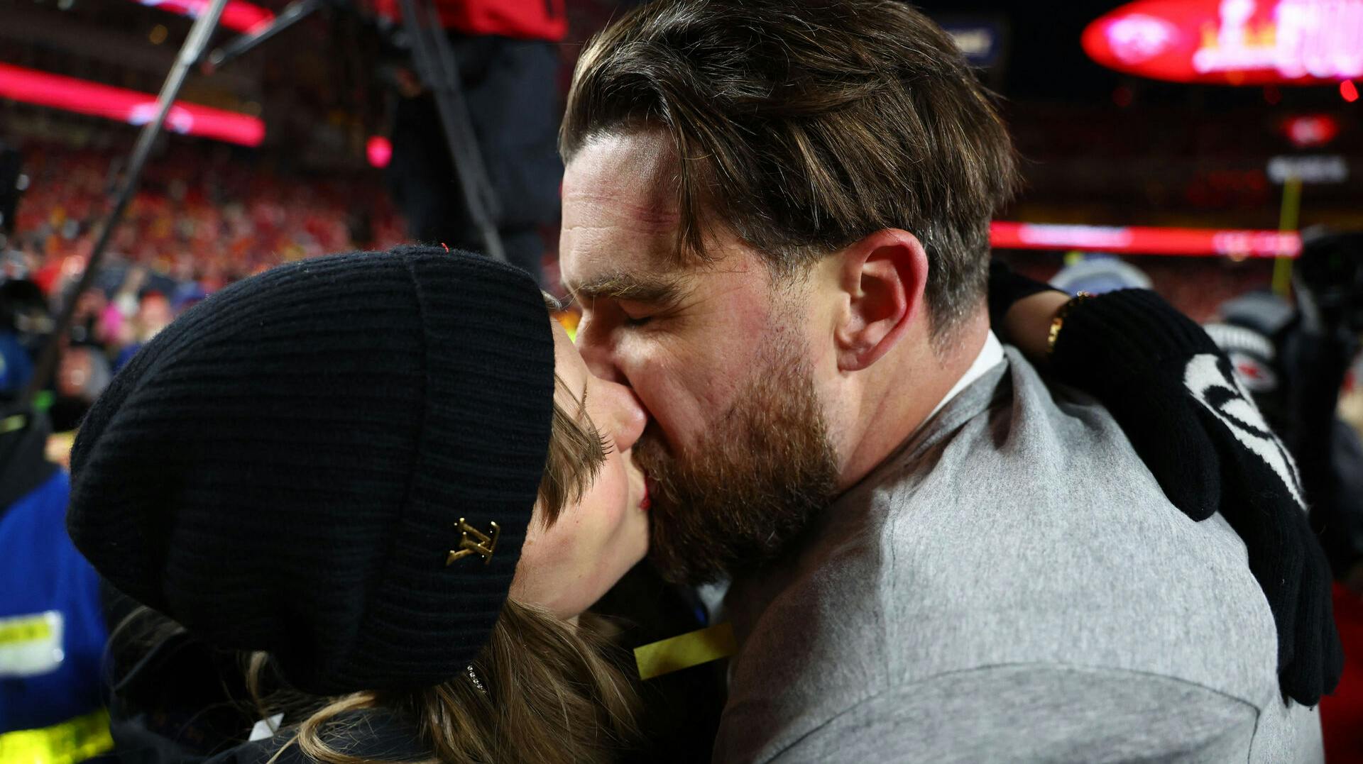 Taylor Swift og Travis Kelce skal giftes.