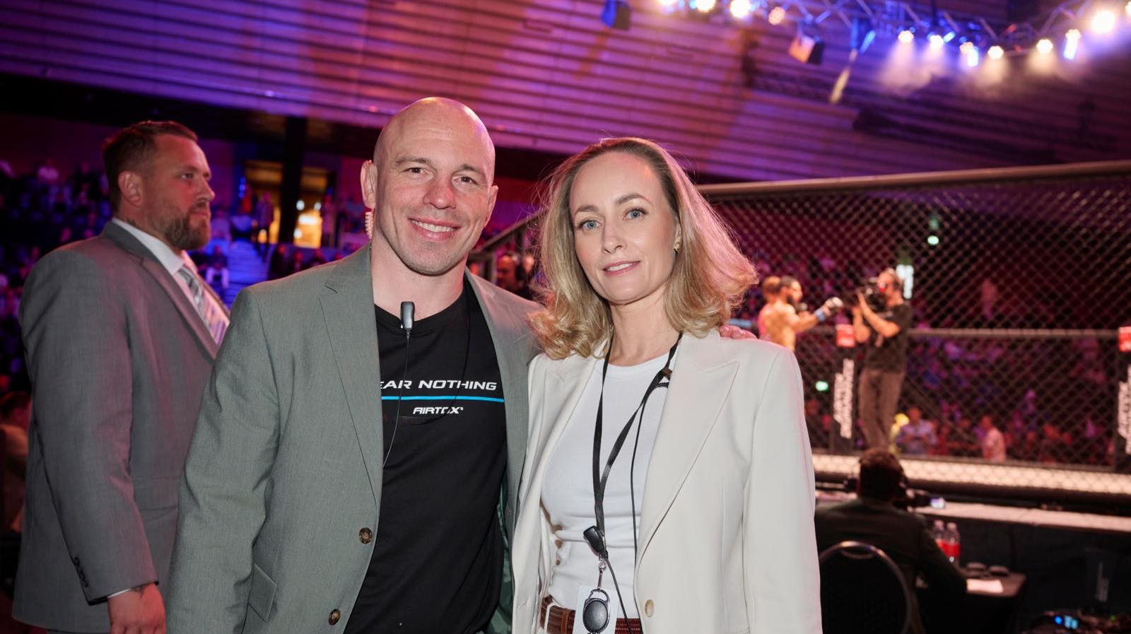 Mark O. Madsen og konen Maria ved deres MMA-event i april. 