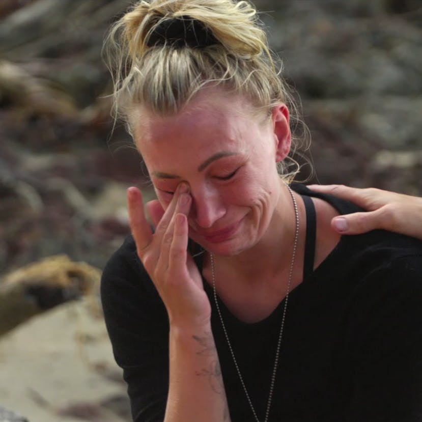 Kira Smed, som er kendt fra realityprogrammet "True Love", er en af flere deltagere, der græder i teaseren for sæson 26 af "Robinson Ekspeditionen".