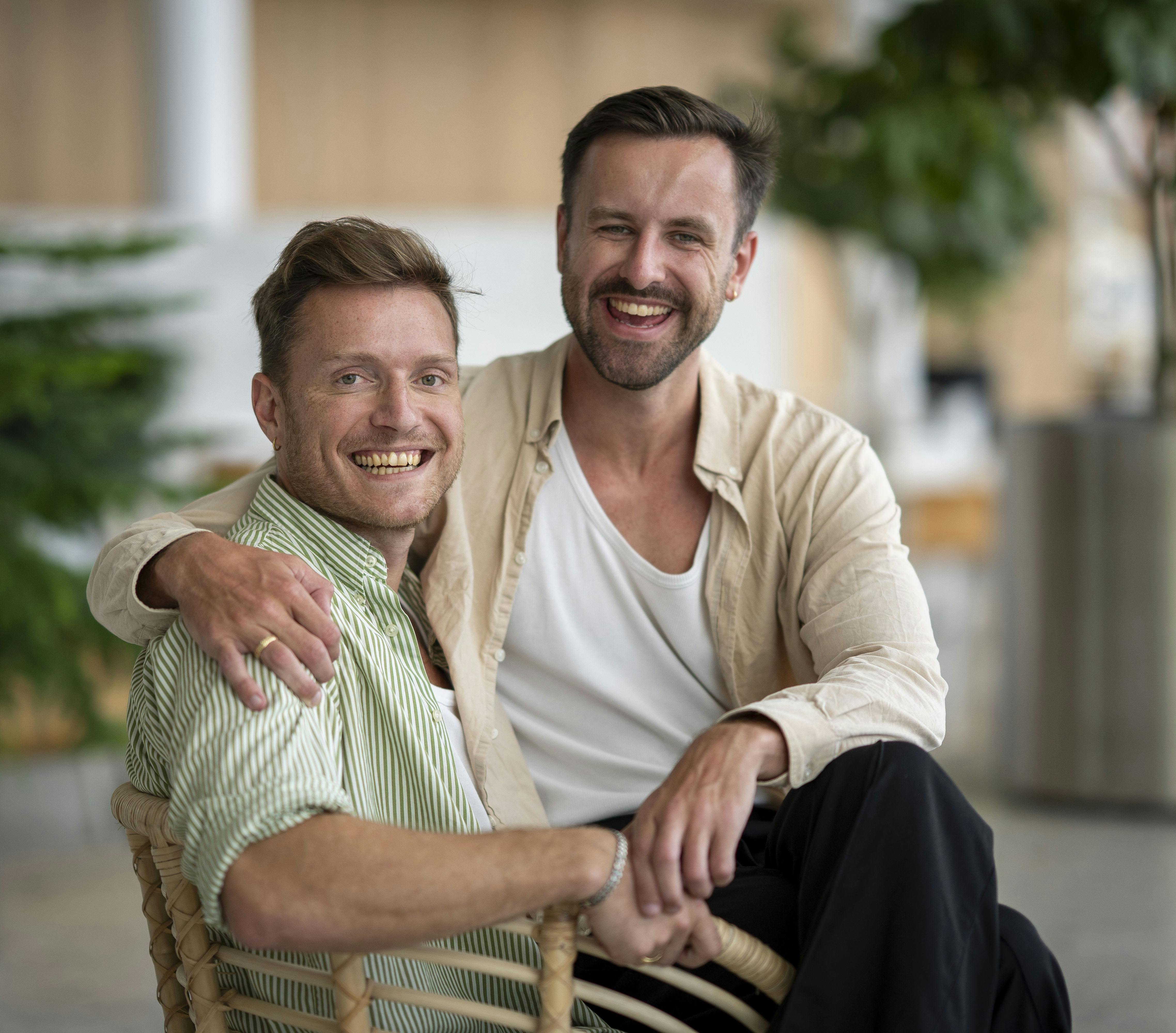 Efter tre år uden fast bopæl er Benjamin og Morten nu vendt hjem til Danmark, hvor de er ved at slå rødder.&nbsp;
