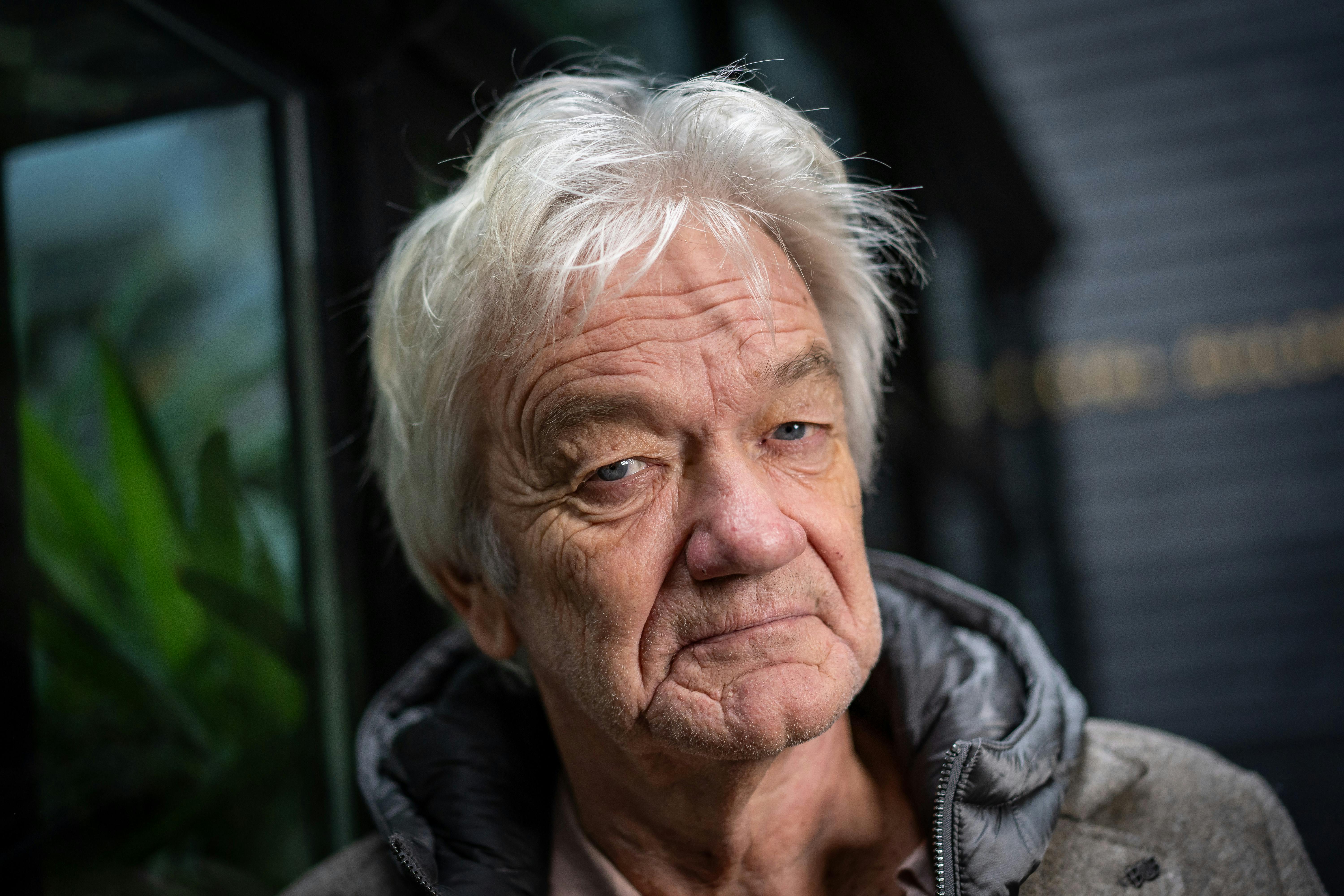 Lars Lilholt har for nogle år siden været igennem et meget voldsomt sygdomsforløb. I dag går det bedre, fortæller han til SE og HØR.