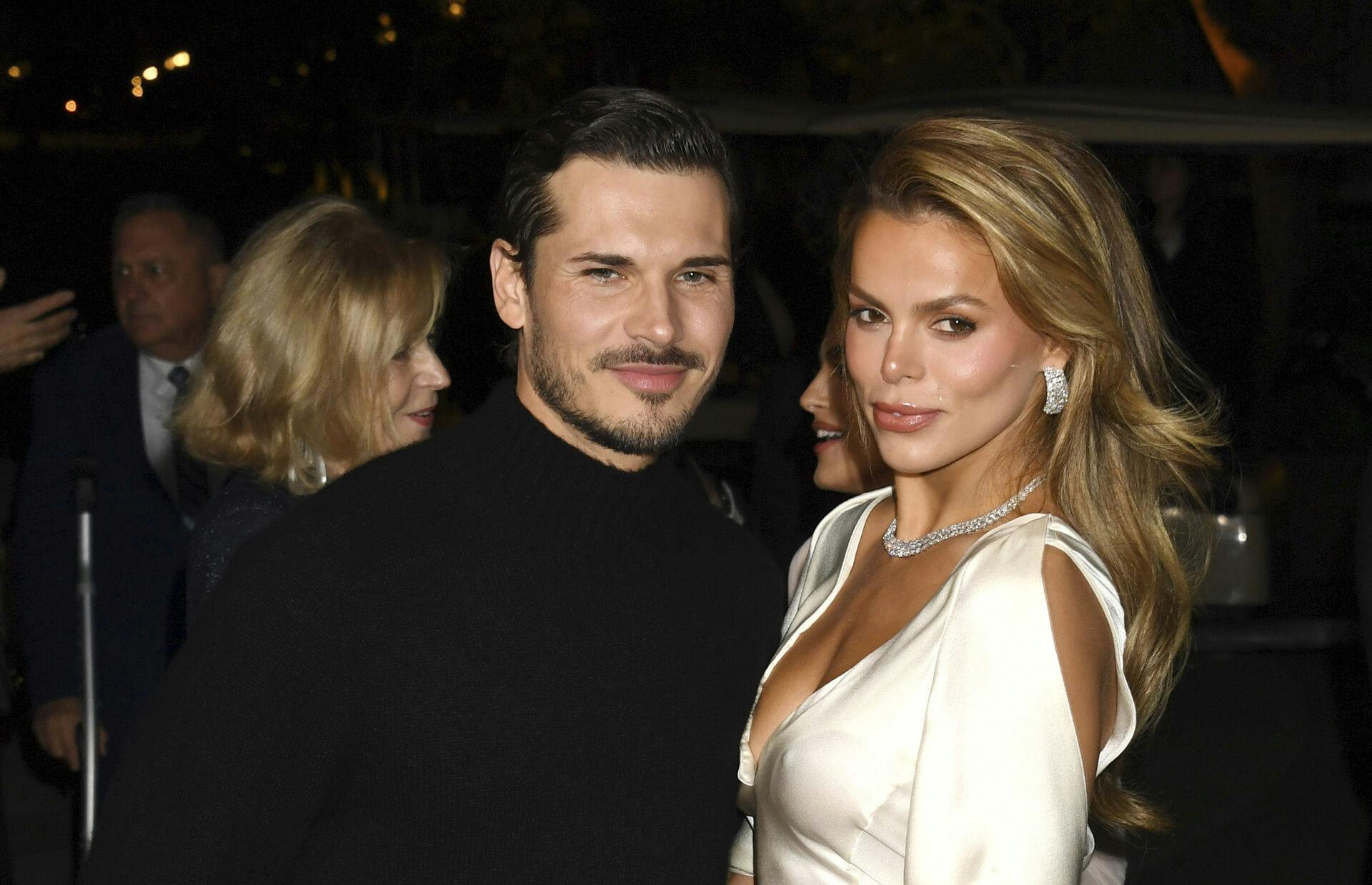 Det gik ikke stille for sig, da det amerikanske "Vild med dans"-par Brooks Nader og Gleb Savchenko fandt sammen og sidenhen gik fra hinanden. Nu beskylder Brooks Nader atter Savchenko for utroskab.