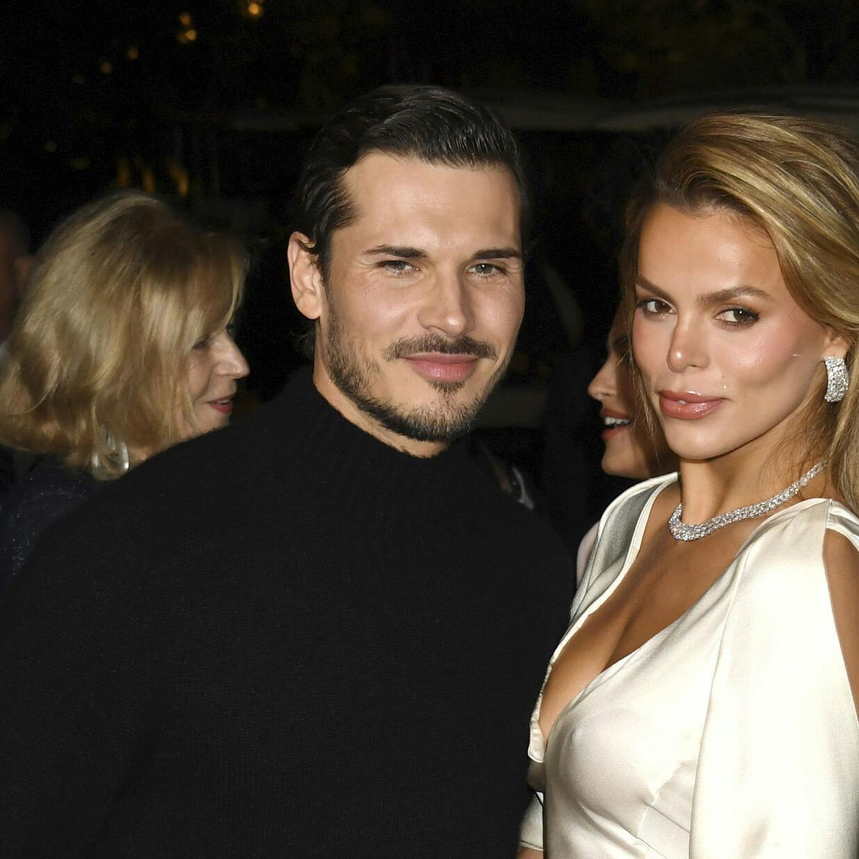 Det gik ikke stille for sig, da det amerikanske "Vild med dans"-par Brooks Nader og Gleb Savchenko fandt sammen og sidenhen gik fra hinanden. Nu beskylder Brooks Nader atter Savchenko for utroskab.