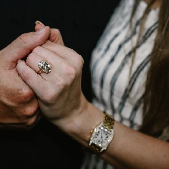https://imgix.seoghoer.dk/2025-08-27/Your-English-teacher-and-your-gym-teacher-are-getting-married---%282%29.jpg