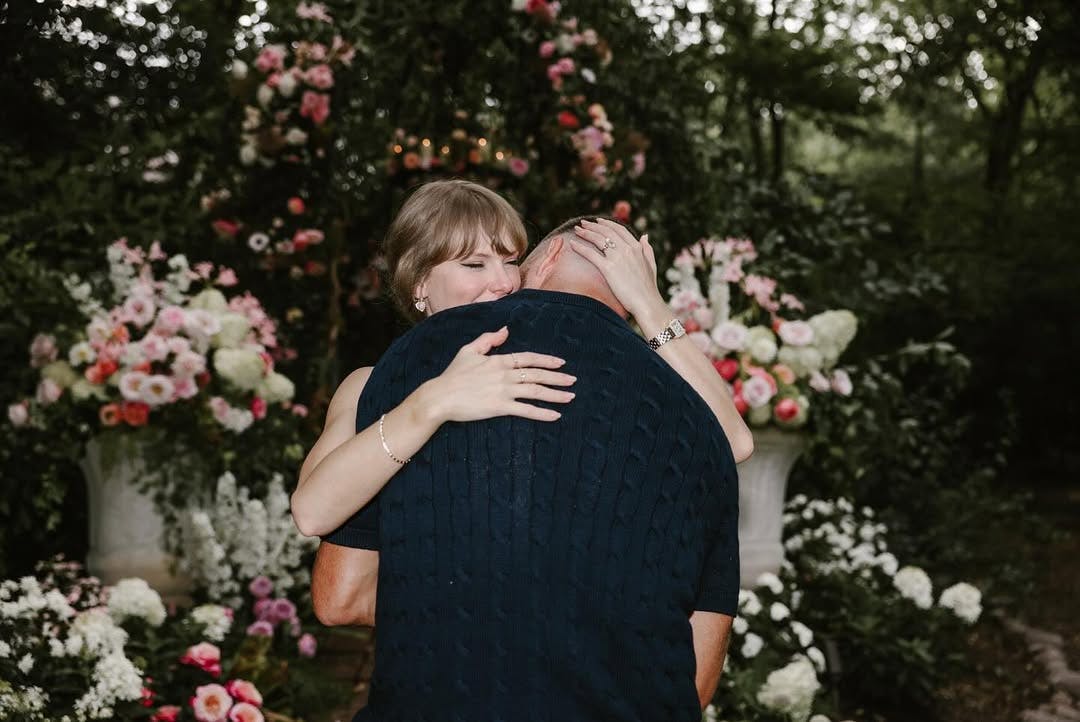https://imgix.seoghoer.dk/2025-08-27/Your-English-teacher-and-your-gym-teacher-are-getting-married---%283%29.jpg