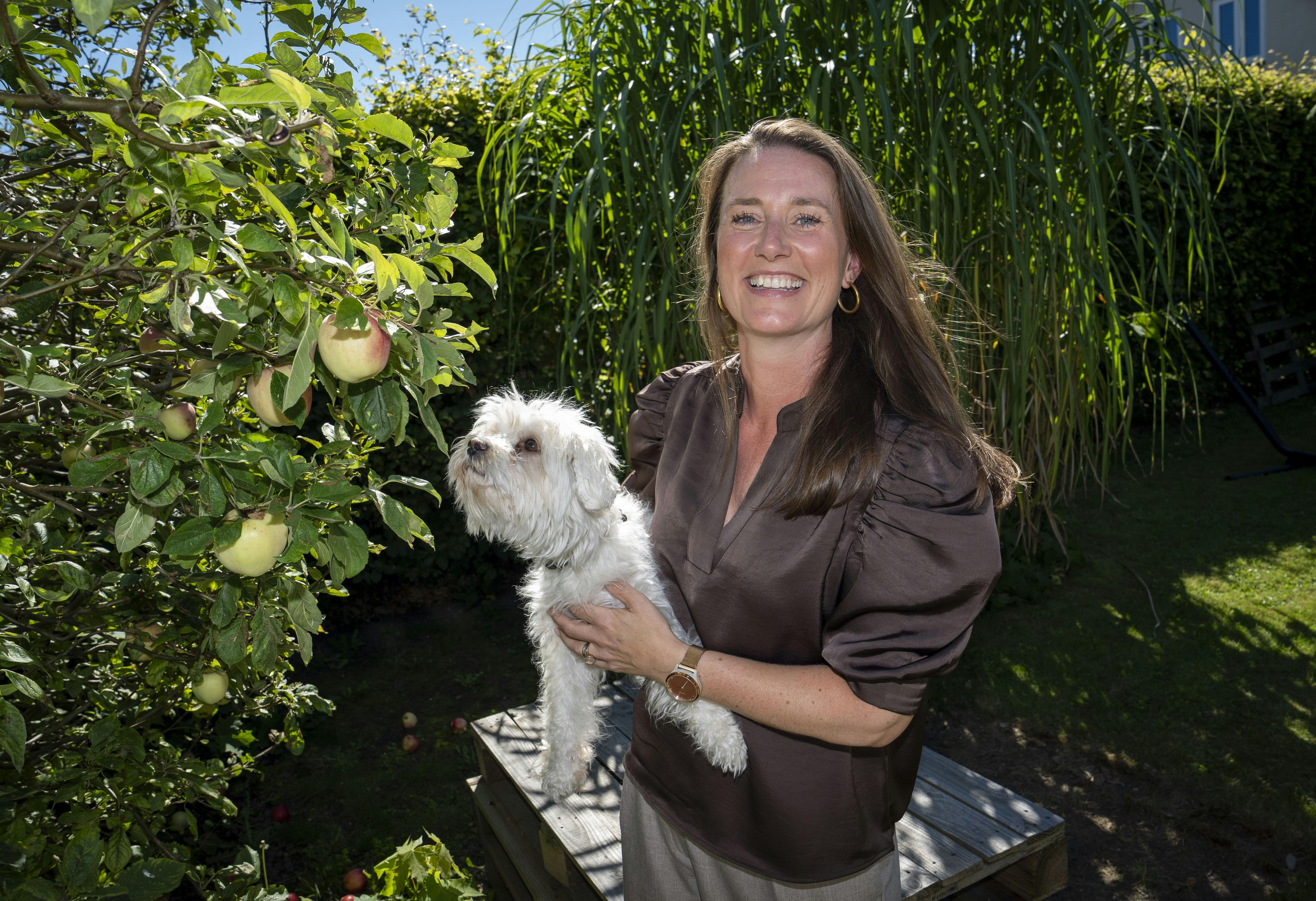 Mette Overmark, 43, bor i Roskilde med sine tre børn og hund, Hr. Nielsen.
