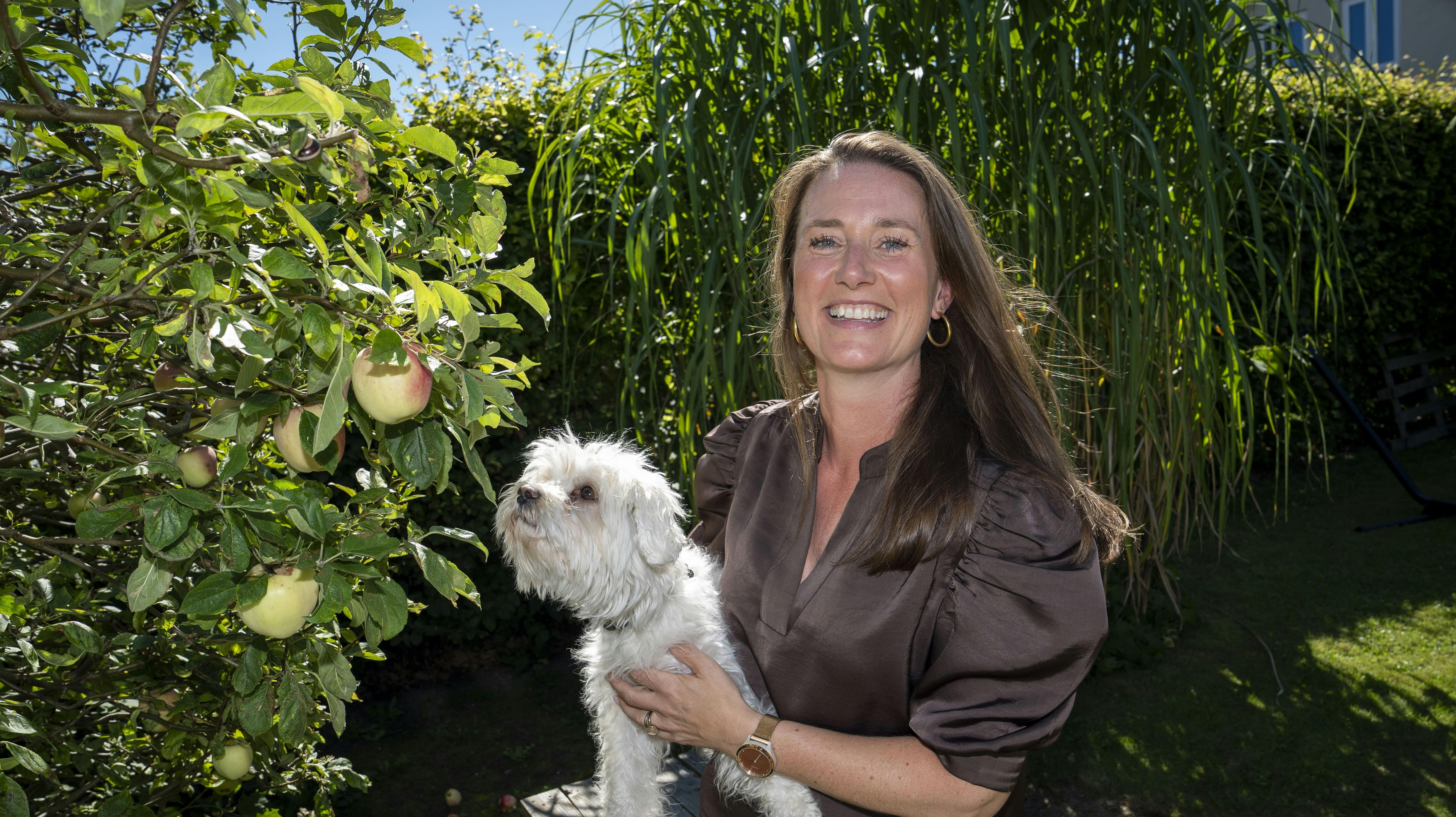 Mette Overmark, 43, bor i Roskilde med sine tre børn og hund, Hr. Nielsen.