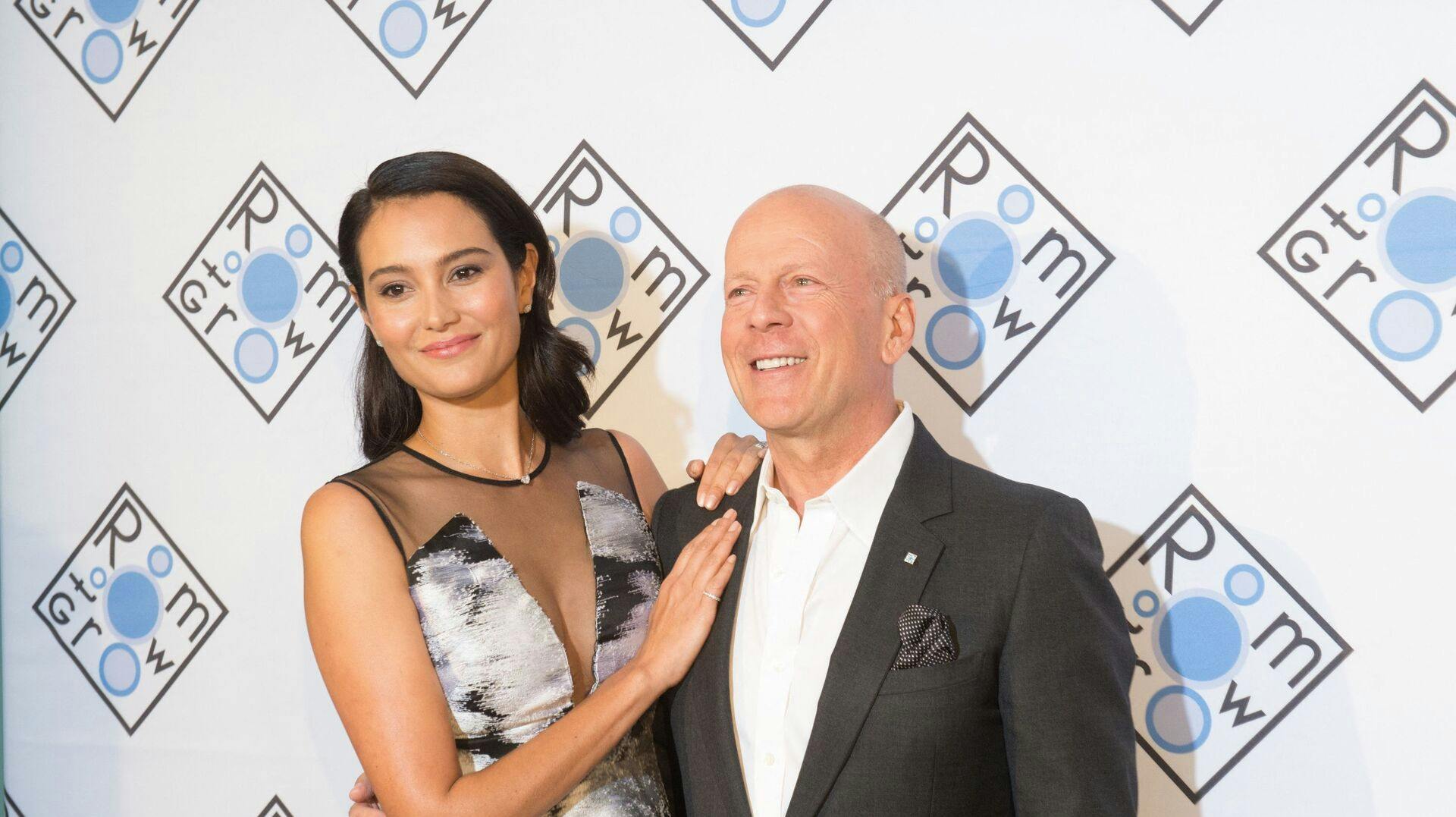 Emma Heming Willis og Bruce Willis sammen på den røde løber i 2017.