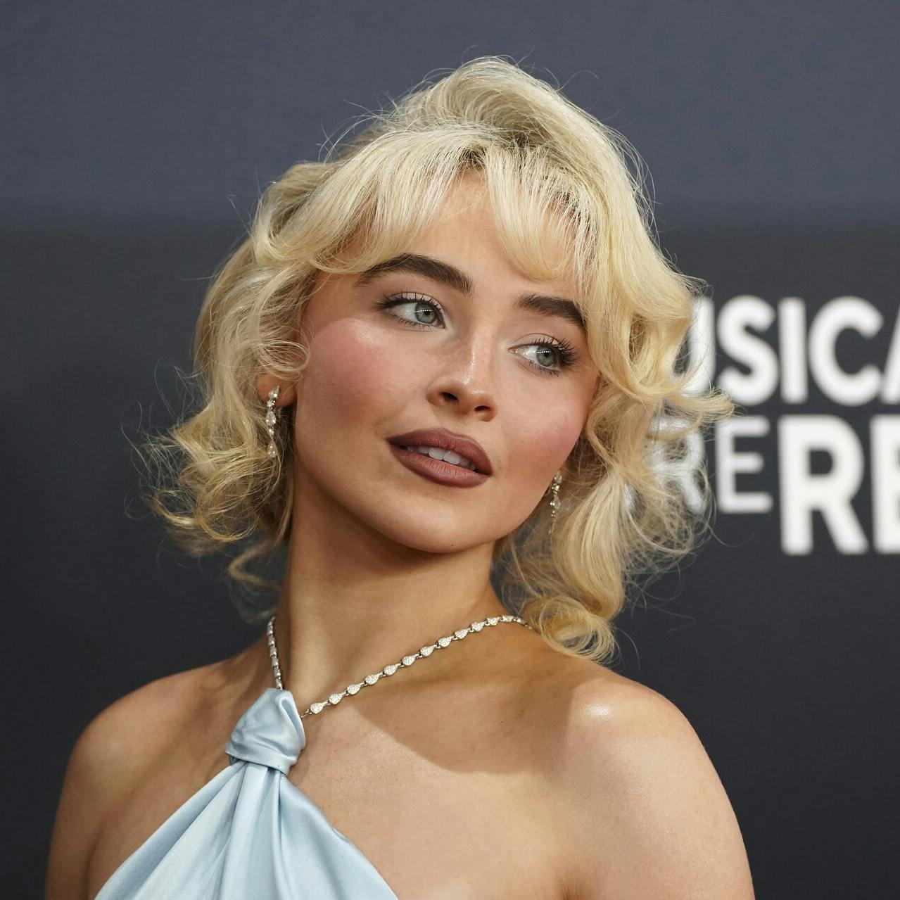 Det er ikke utænkeligt, at Sabrina Carpenters nye album er inspireret af ekskæresten.