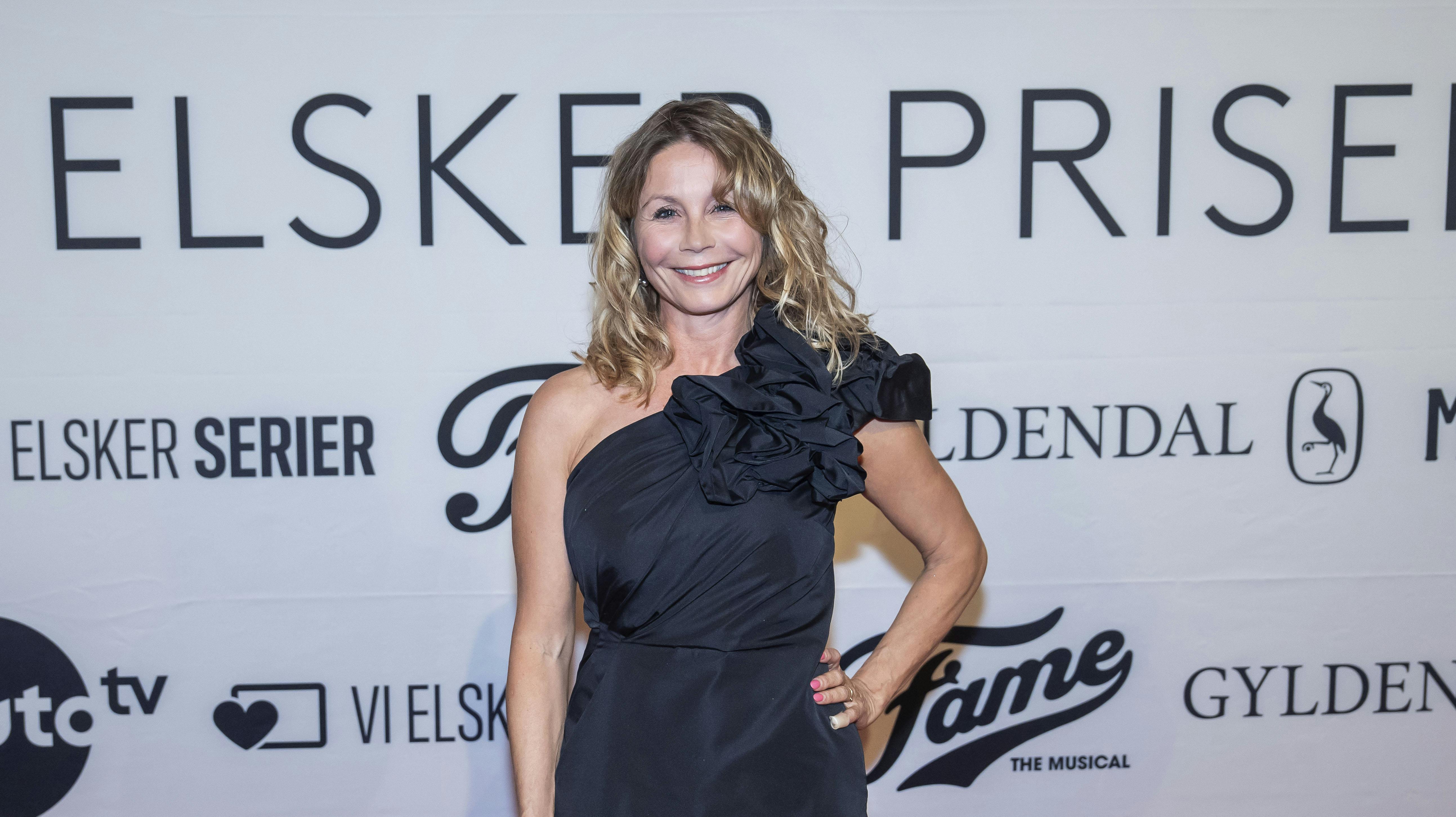 Forelskelsen lyser ud af Anne Louise Hassing.