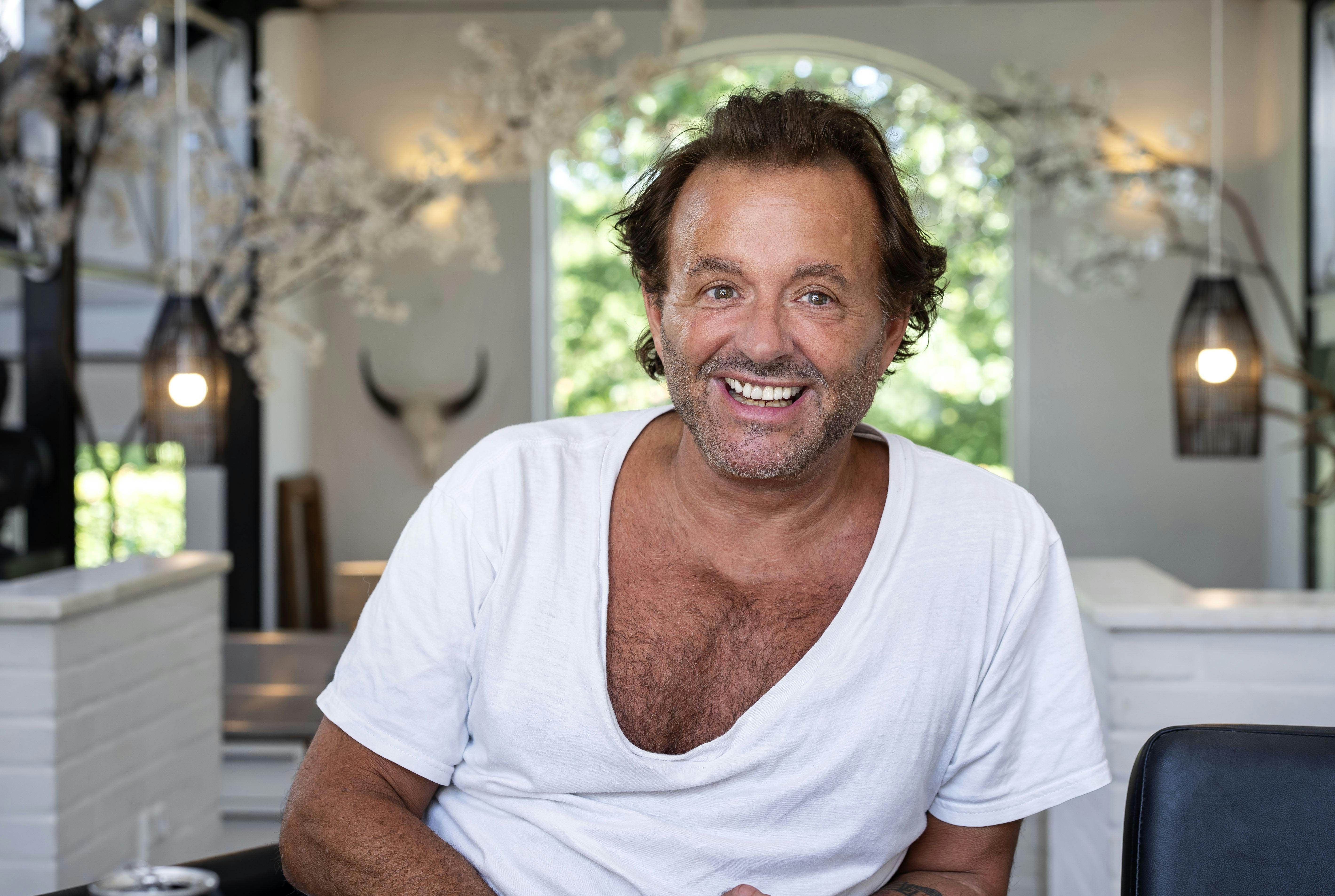 OPGAVE: nterview med Dennis Knudsen i hans nye hus, sammen med børnene Lukas, Noah og AuraSTED: Frydenlund Park 7, VedbækDATO: 20250801JOURNALIST:  Sara NørgaardFOTOGRAF: Hanne Juul