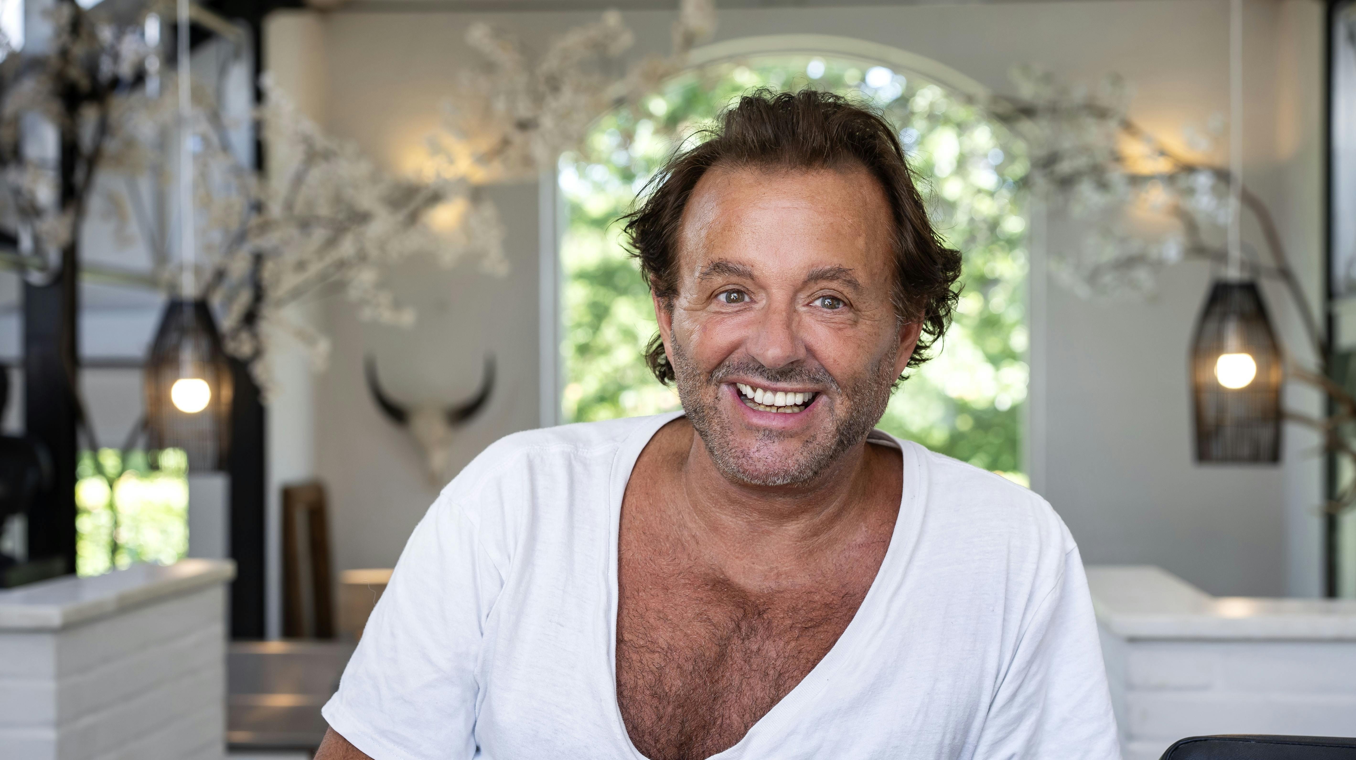 OPGAVE: nterview med Dennis Knudsen i hans nye hus, sammen med børnene Lukas, Noah og AuraSTED: Frydenlund Park 7, VedbækDATO: 20250801JOURNALIST: Sara NørgaardFOTOGRAF: Hanne Juul