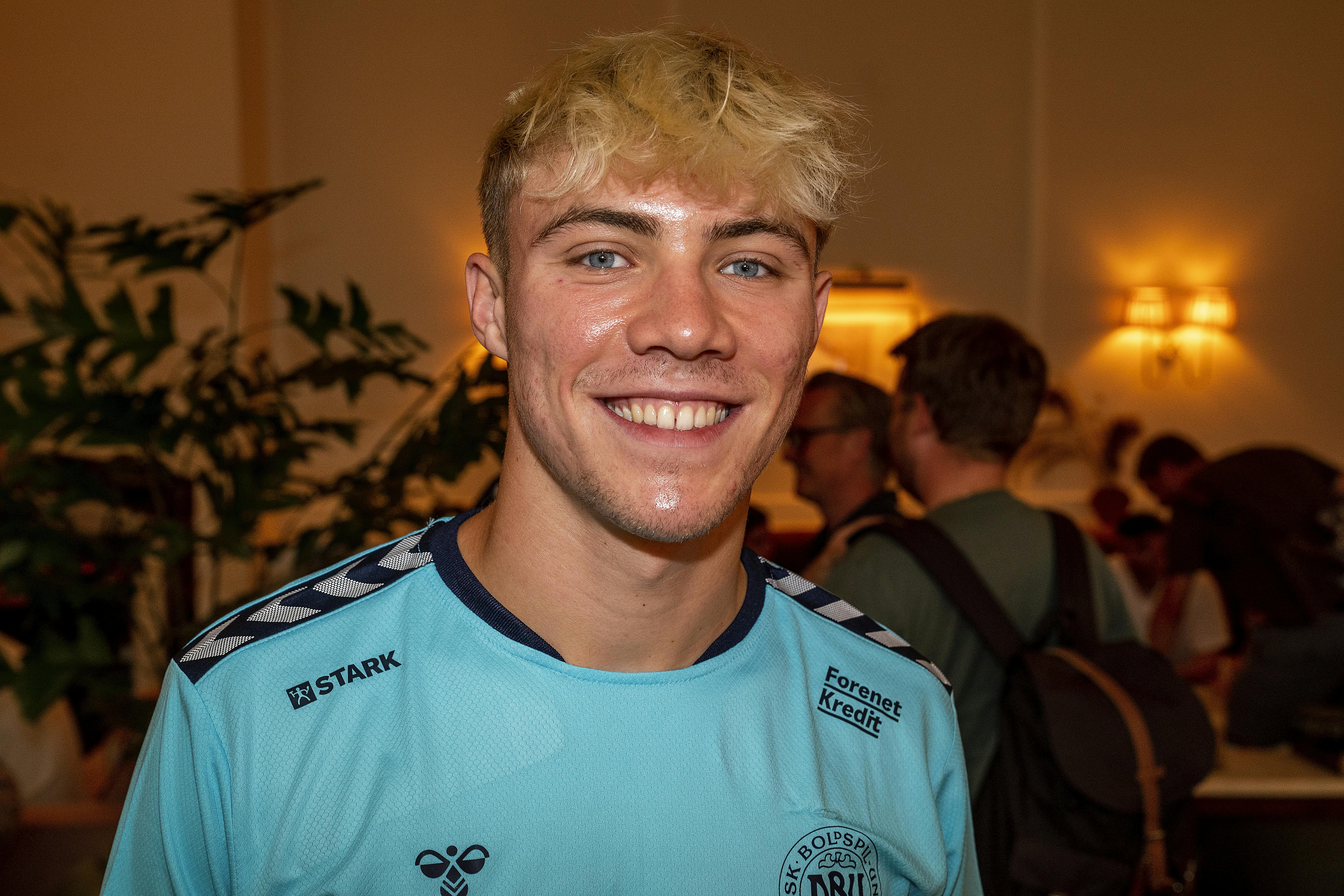 Rasmus Højlund skifter til italienske Napoli. Det afslører klubbens præsident, Aurelio De Laurentiis, på X.