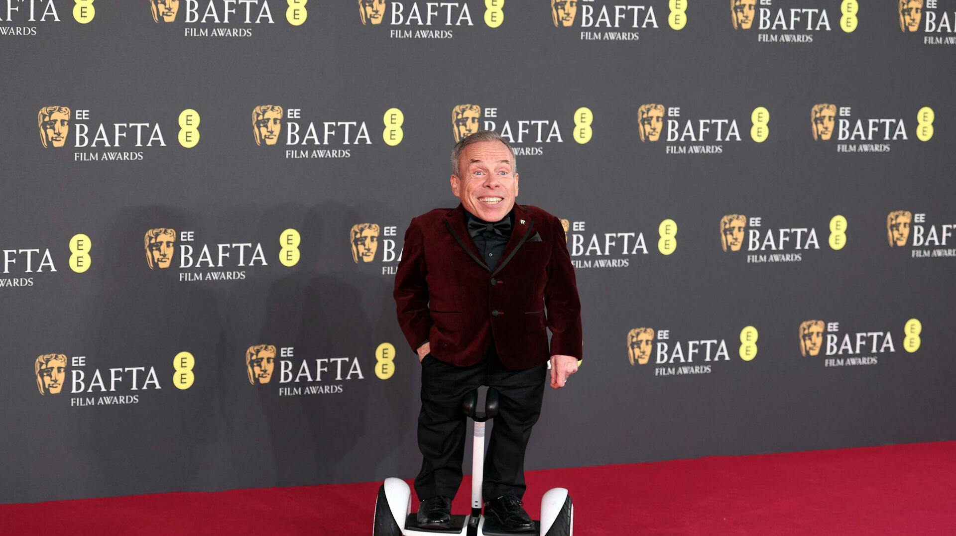 Warwick Davis vender tilbage i sin gamle rolle i den nye "Harry Potter"-serie.