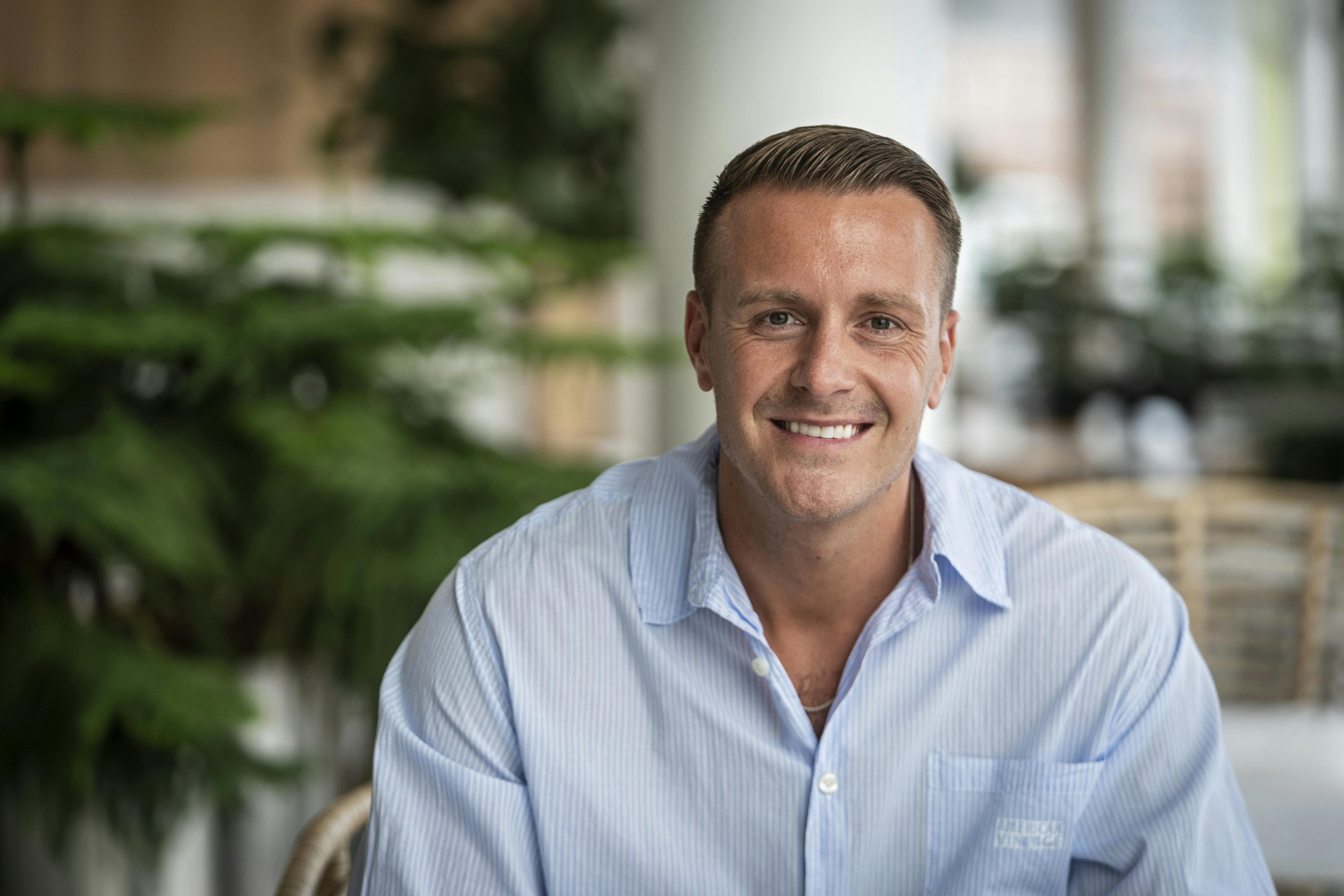 Andreas Holm fra "Bachelorette" og "Robinson Ekspeditionen" har gæstet SE og HØR-podcasten "Sladderministeriet".