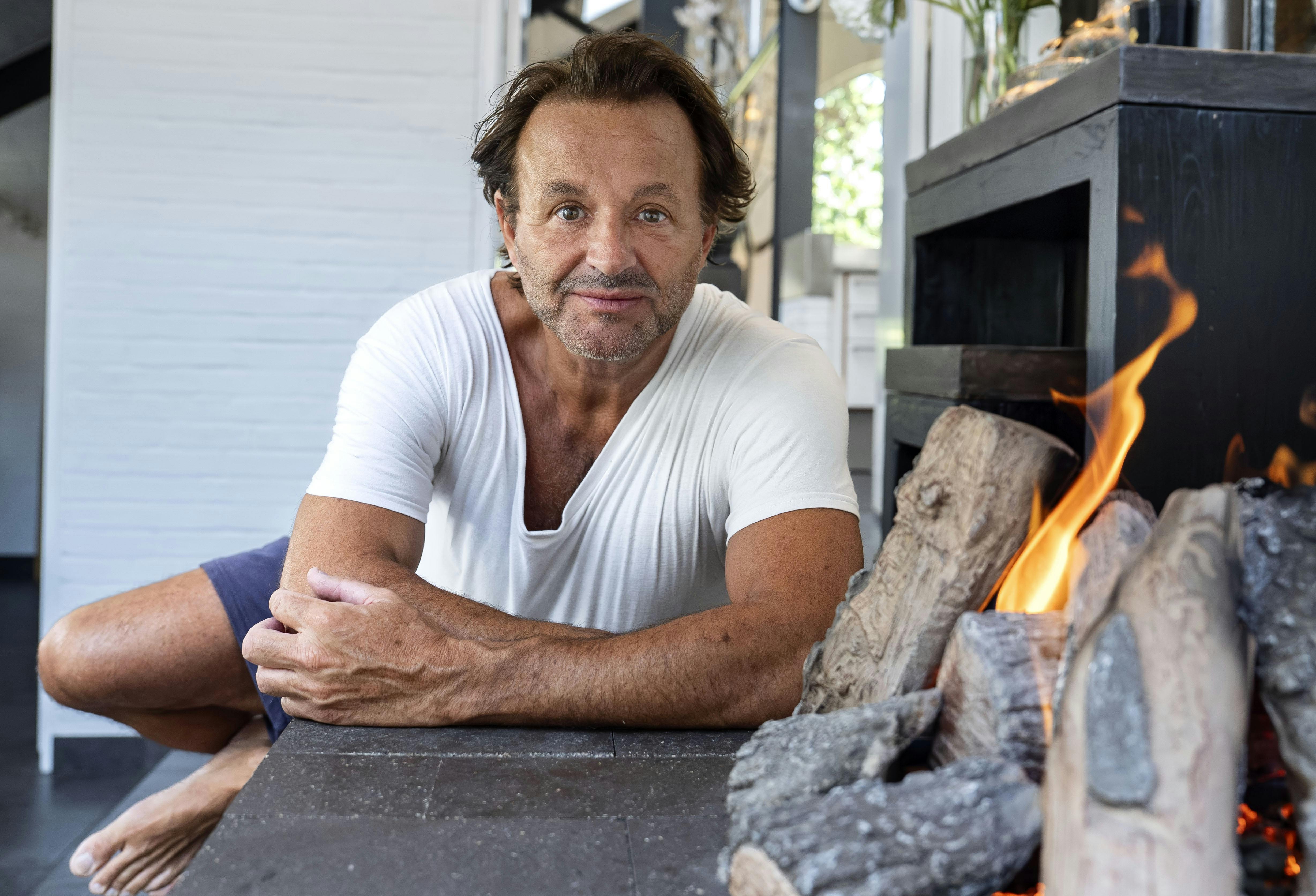 OPGAVE: nterview med Dennis Knudsen i hans nye hus, sammen med børnene Lukas, Noah og AuraSTED: Frydenlund Park 7, VedbækDATO: 20250801JOURNALIST:  Sara NørgaardFOTOGRAF: Hanne Juul